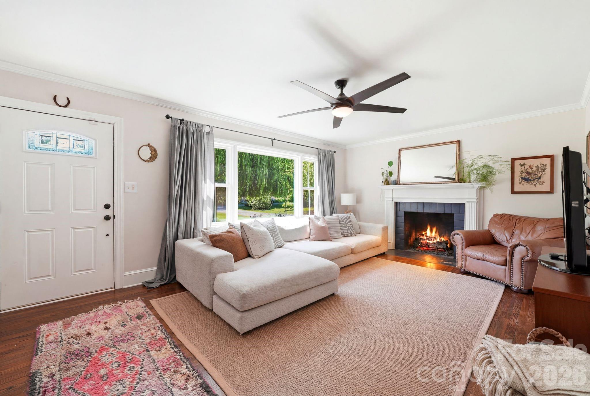 6409 Woodland Circle Property Photo 4