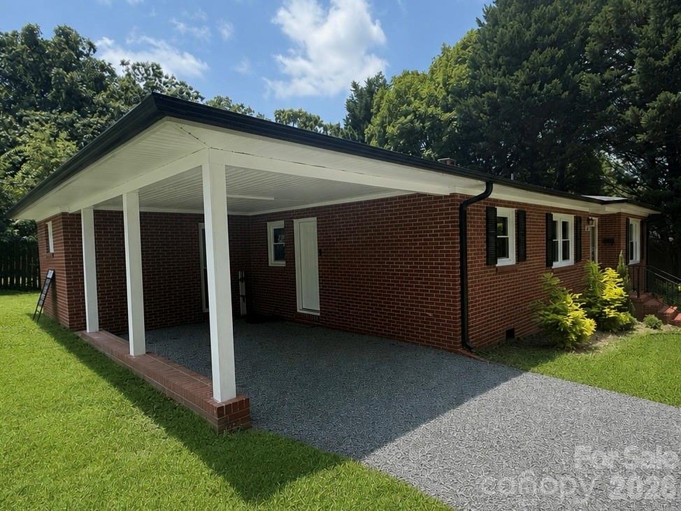 612 Brown Avenue Property Photo 2