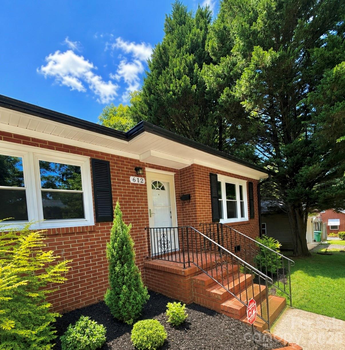 612 Brown Avenue Property Photo 3