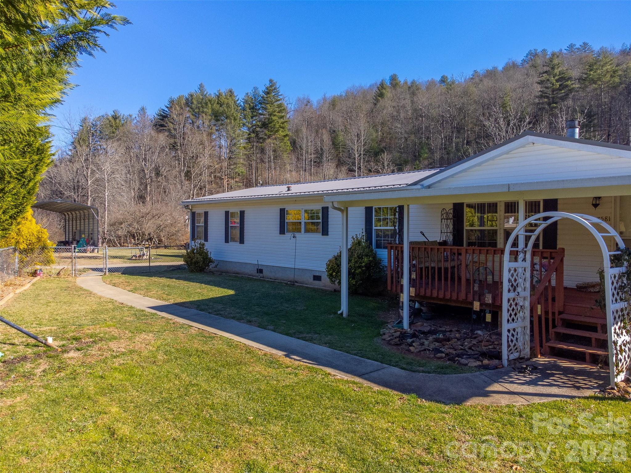 7581 Hwy 441 Highway Property Photo 2