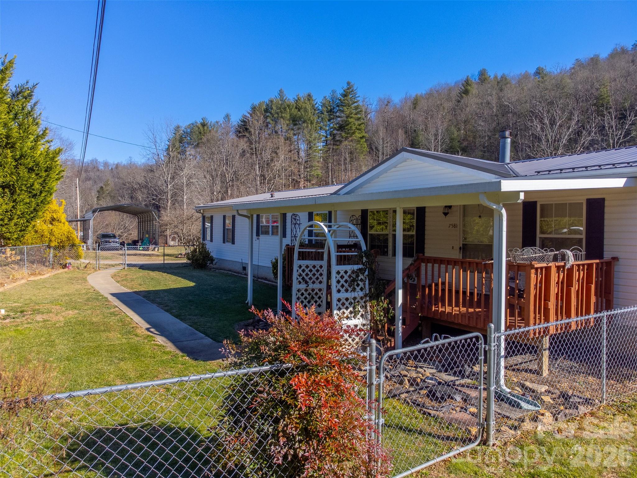 7581 Hwy 441 Highway Property Photo 3