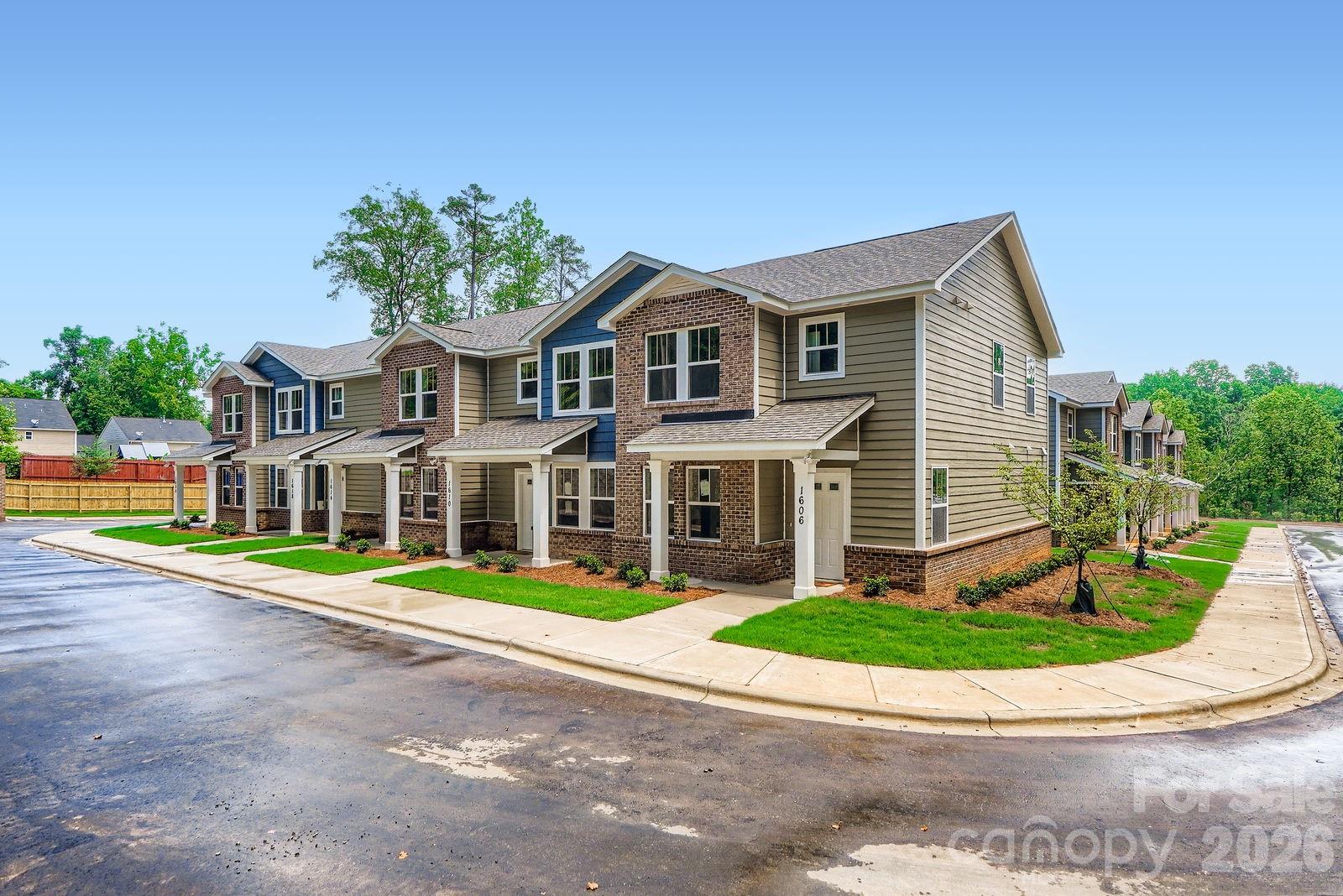 1610 Ct Brooks Circle Property Photo 3