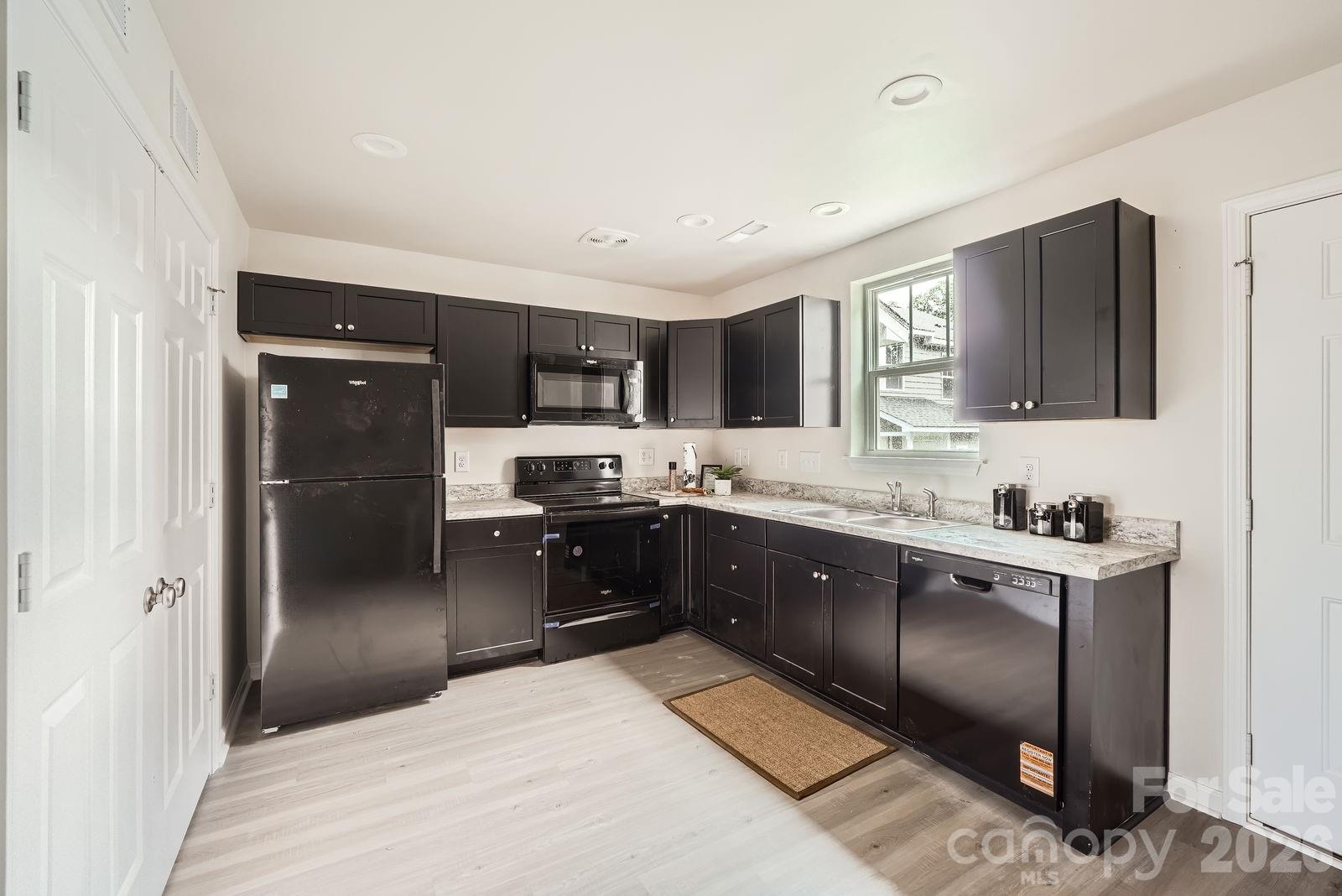 1610 Ct Brooks Circle Property Photo 13
