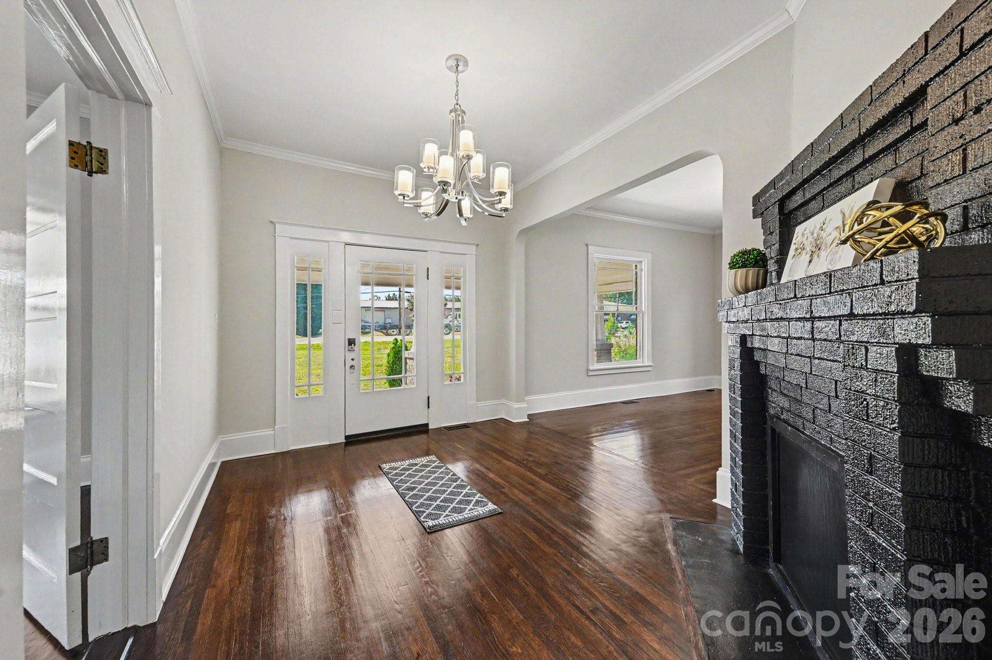 1675 N Main Street Property Photo 1