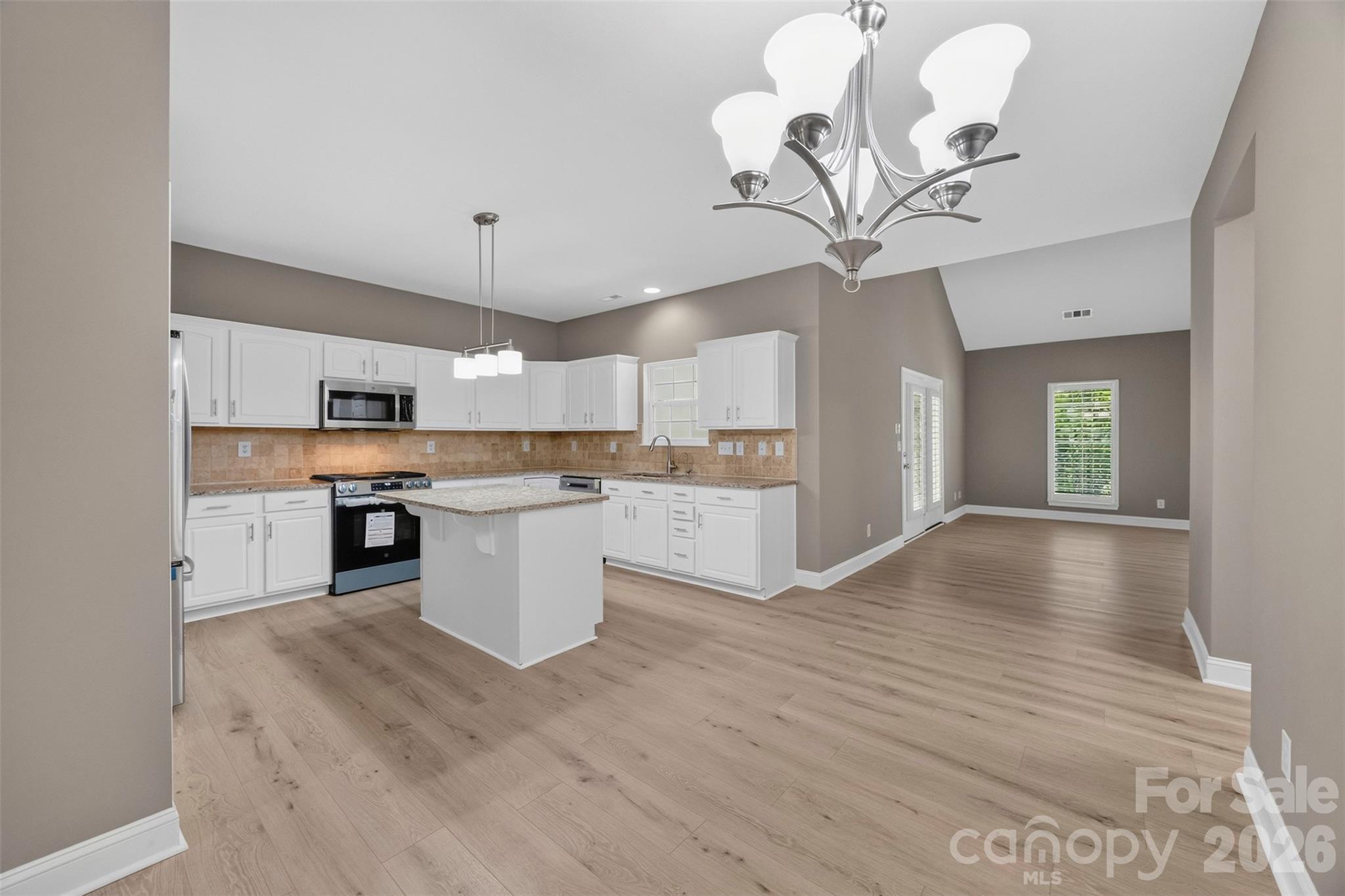 14435 Greenpoint Lane Property Photo 8