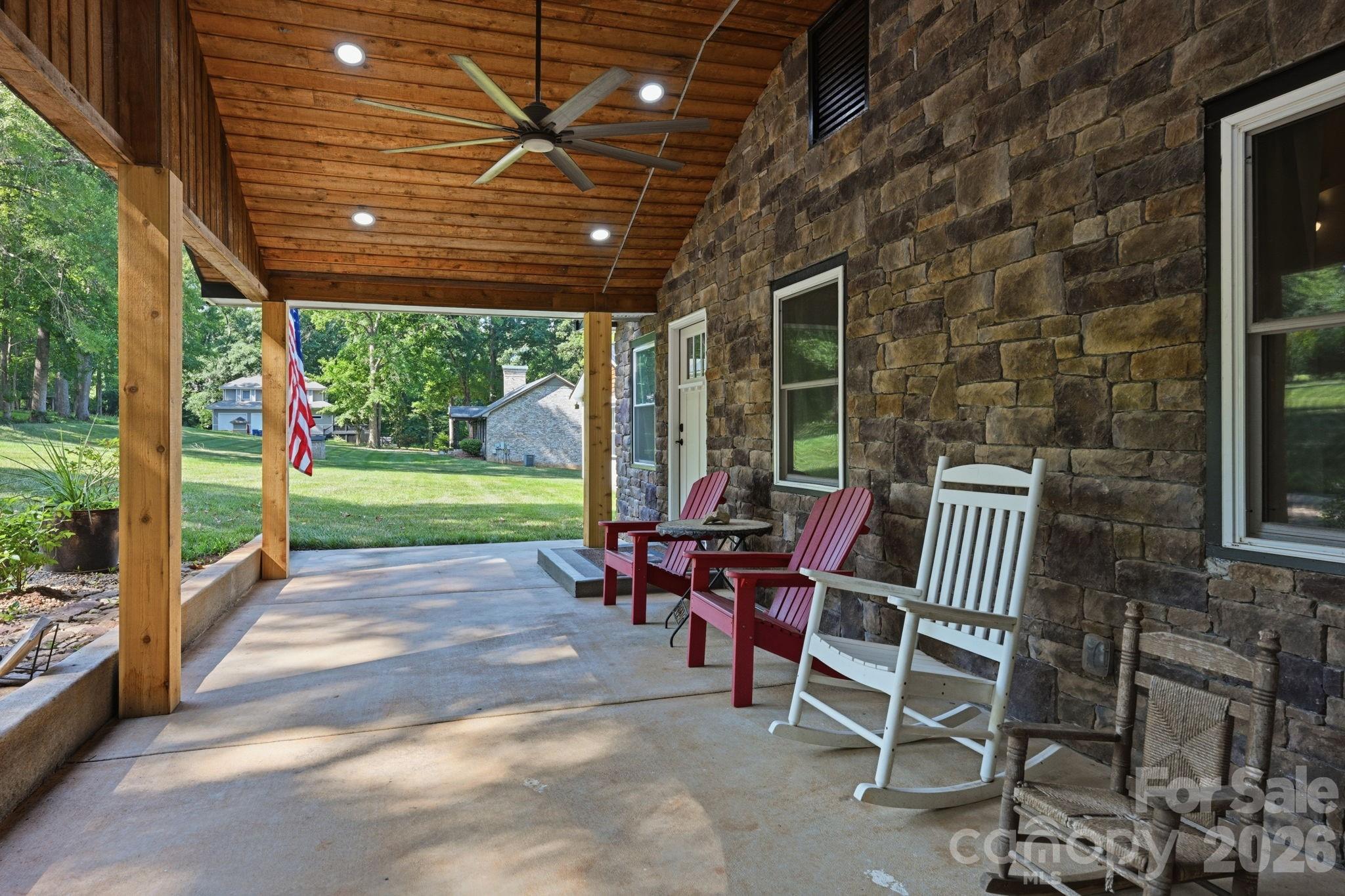 1367 Roundstone Road Property Photo 5