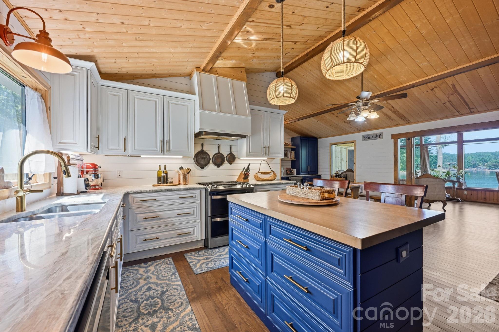 1367 Roundstone Road Property Photo 9