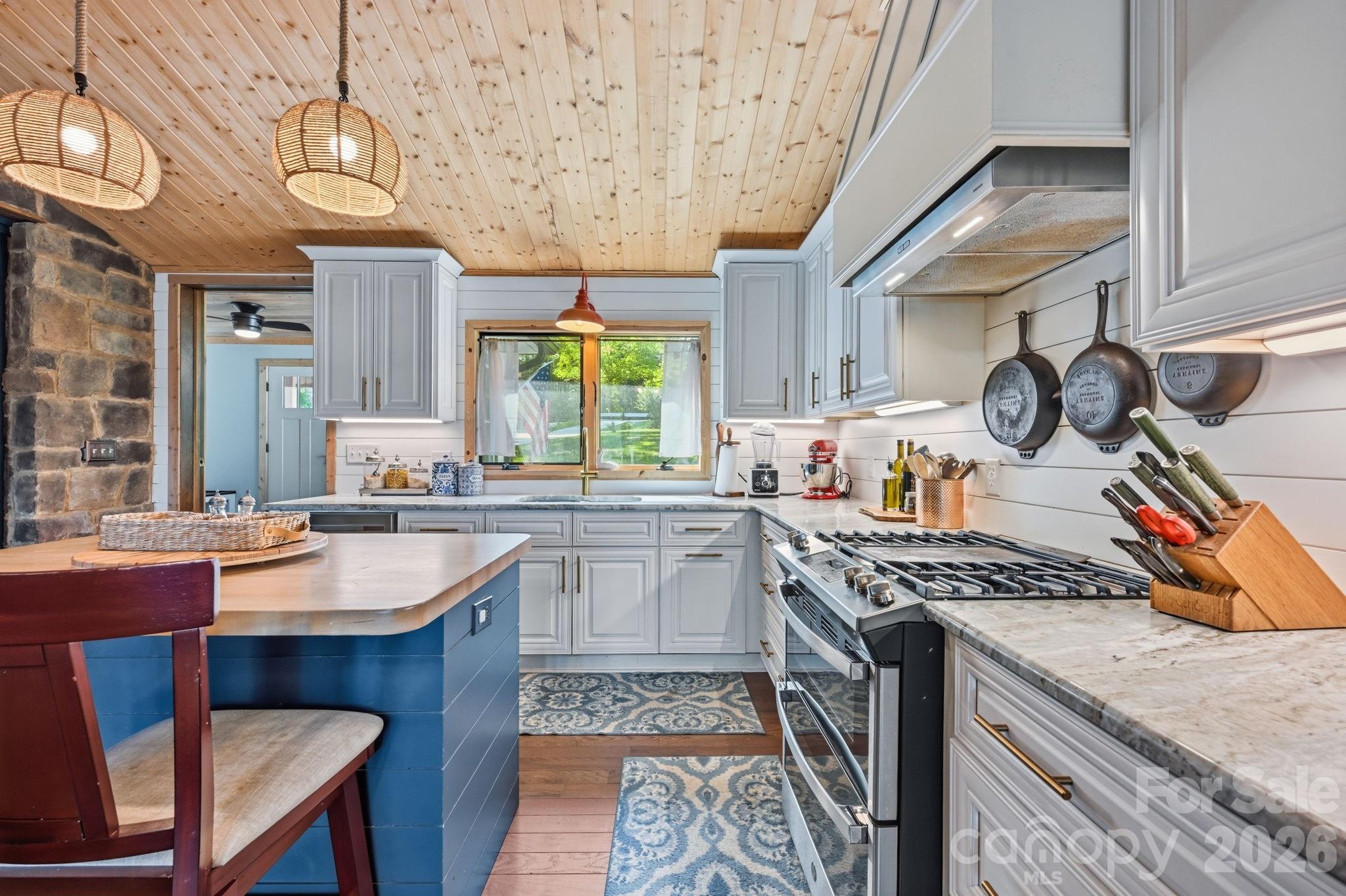 1367 Roundstone Road Property Photo 10