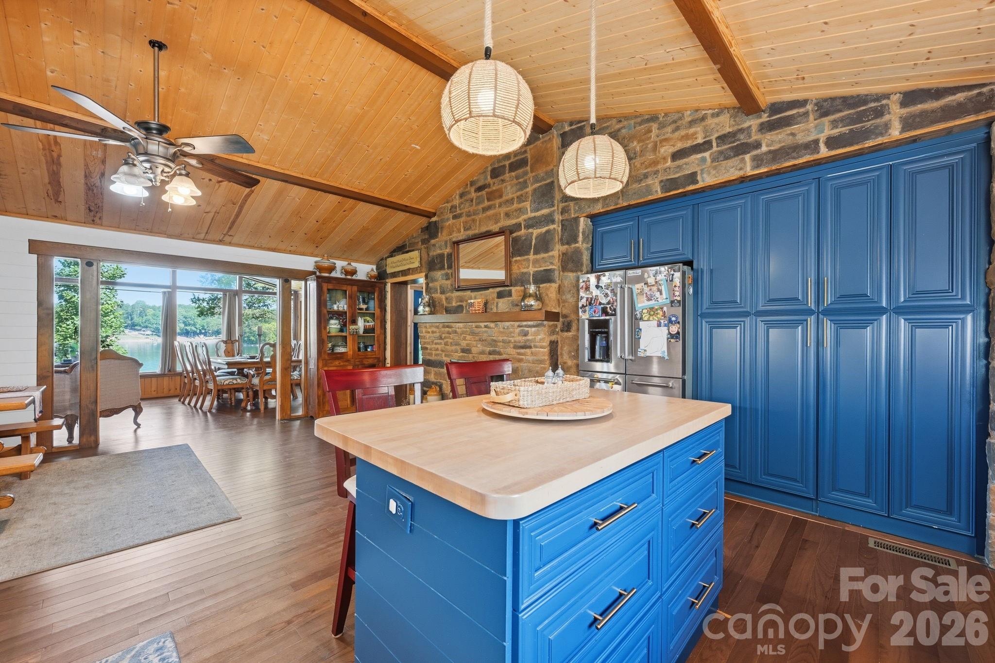1367 Roundstone Road Property Photo 11
