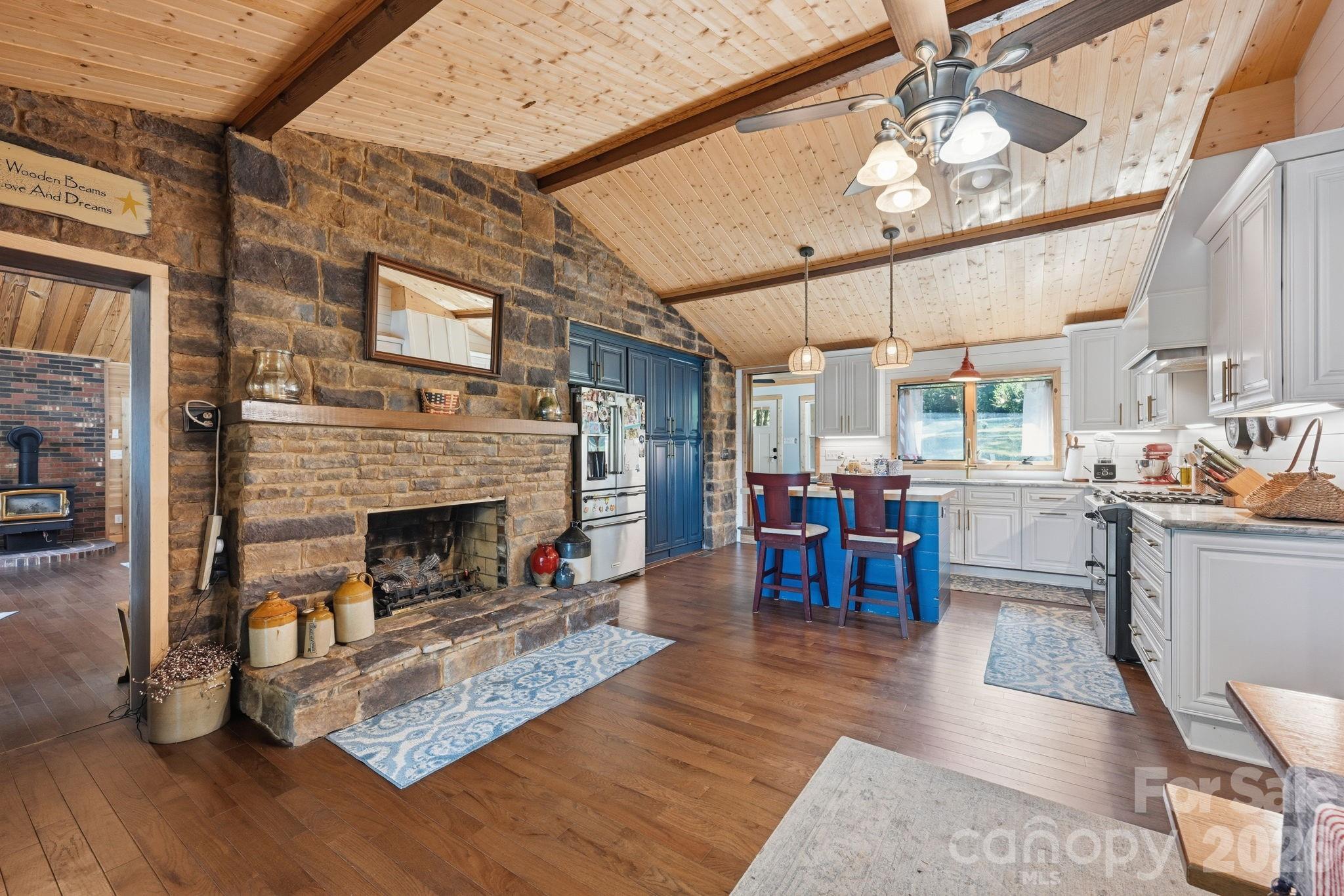 1367 Roundstone Road Property Photo 12