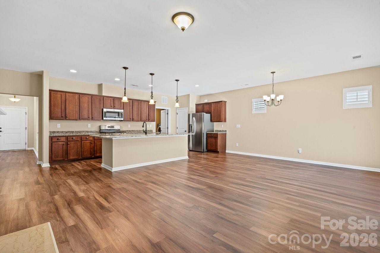 4843 Looking Glass Trail Property Photo 6