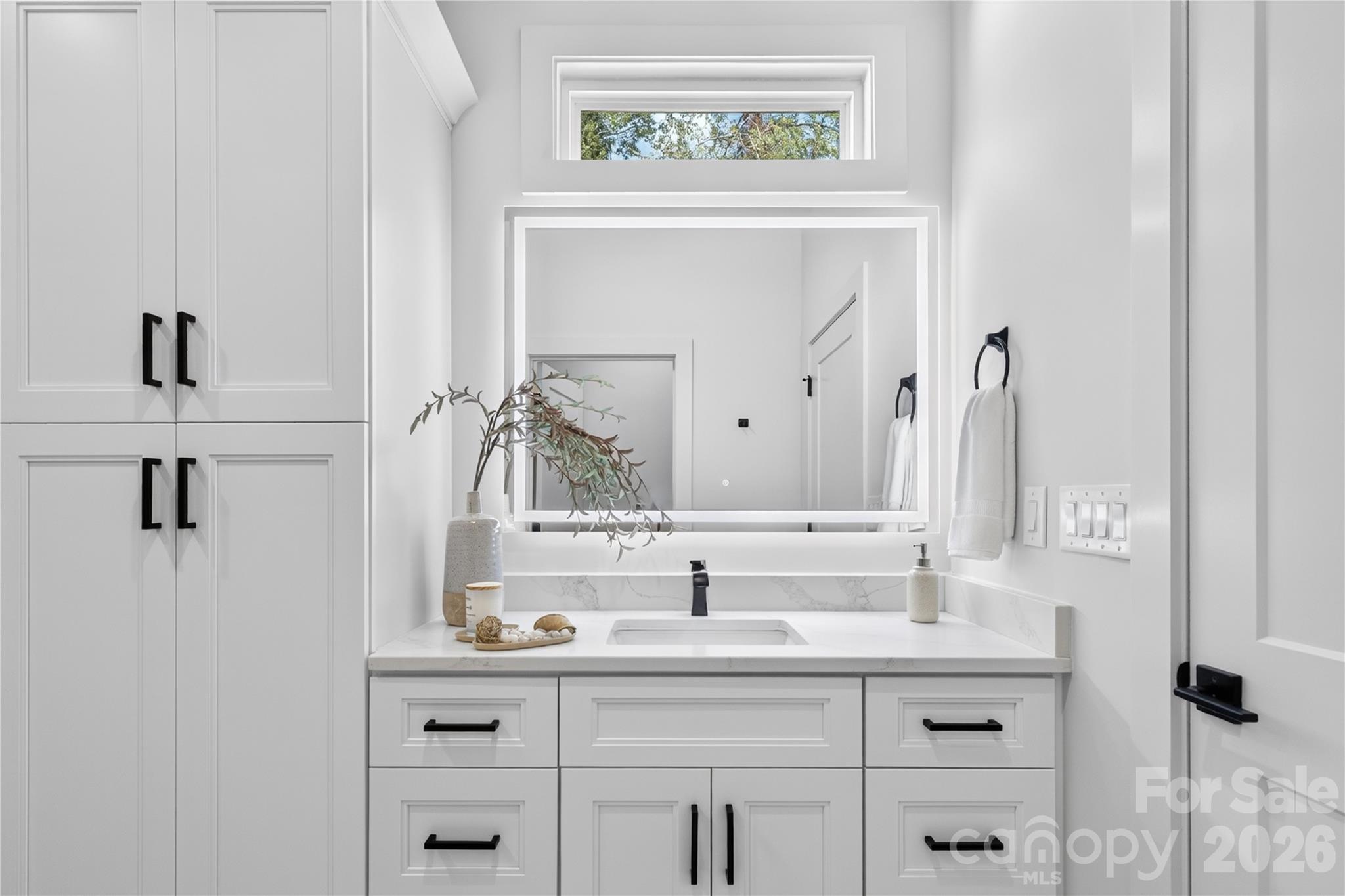 2316 Chateau Court Property Photo 12