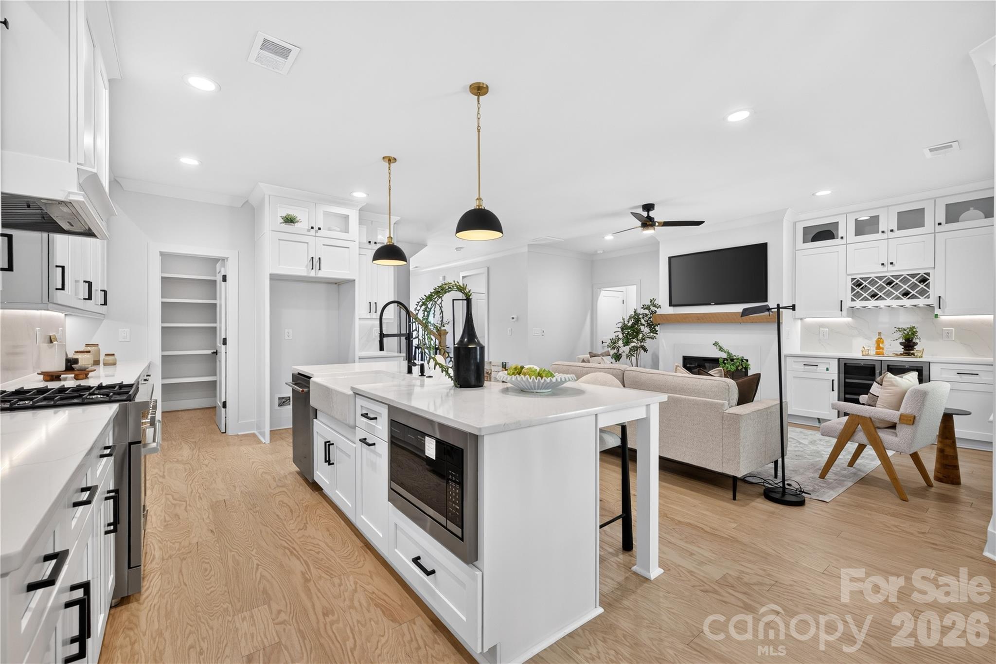 2316 Chateau Court Property Photo 19