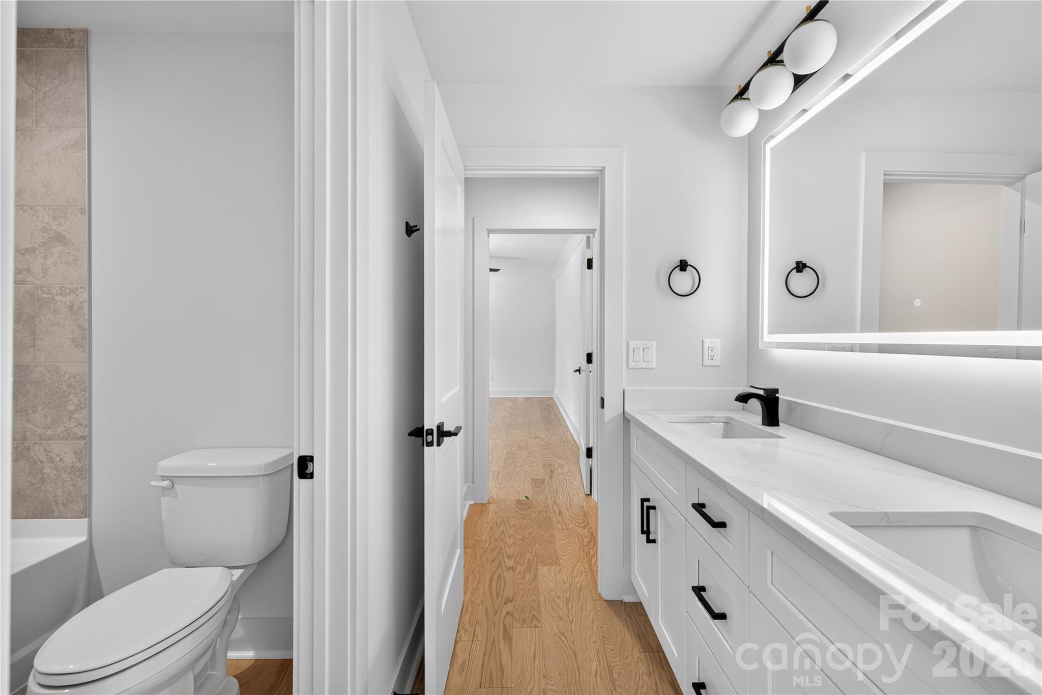 2316 Chateau Court Property Photo 32