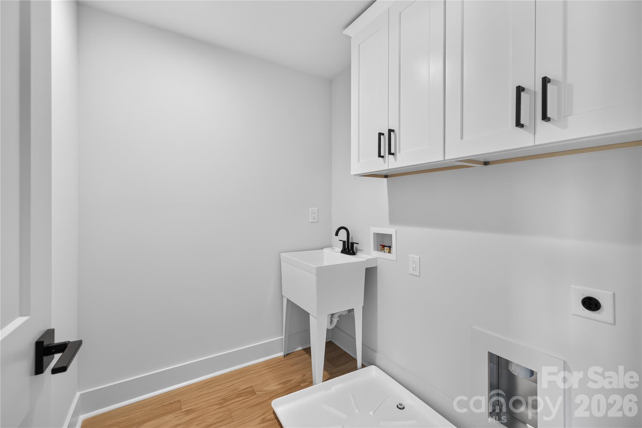 2316 Chateau Court Property Photo 33