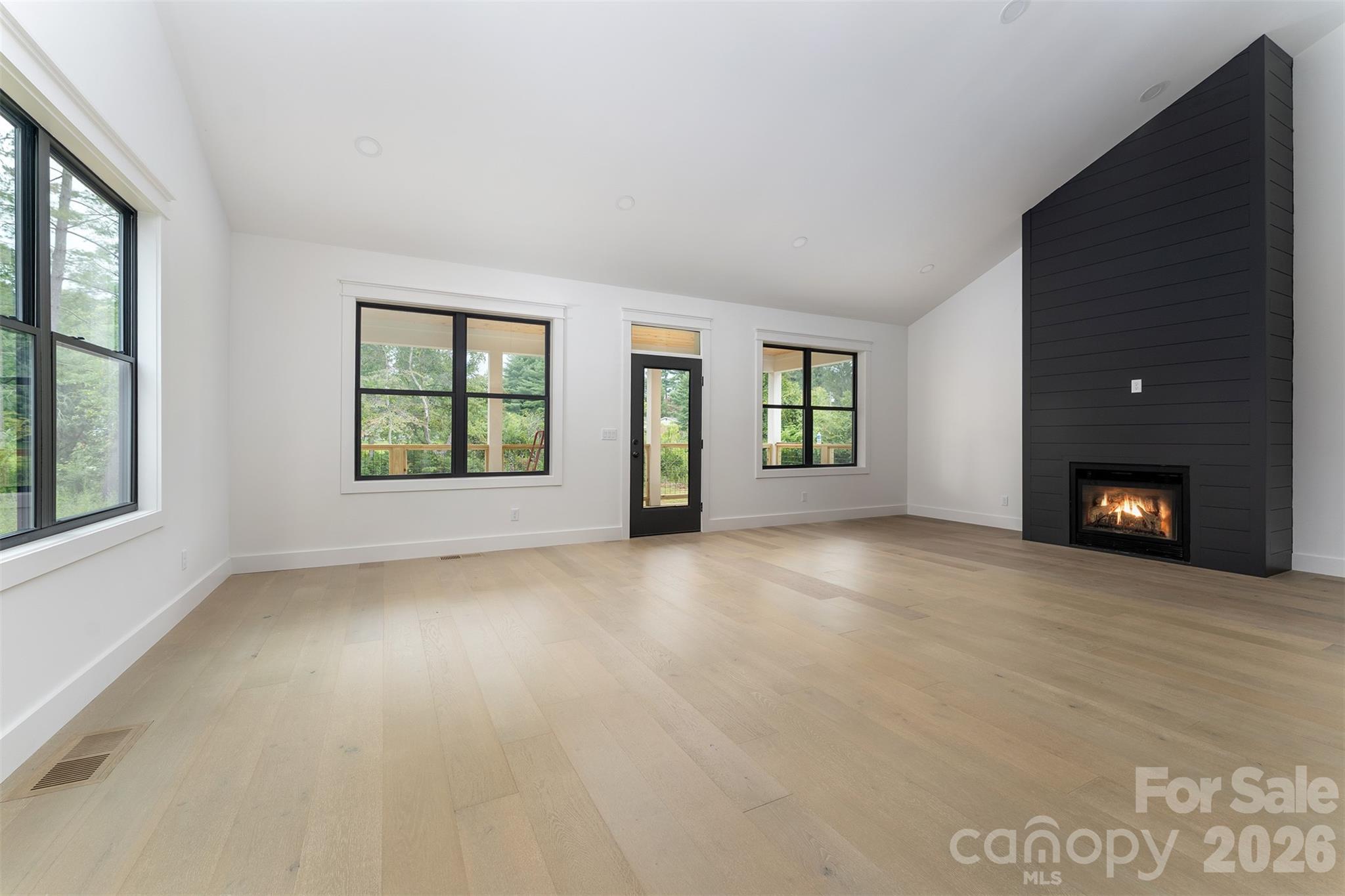 808 Maybank Drive Property Photo 8