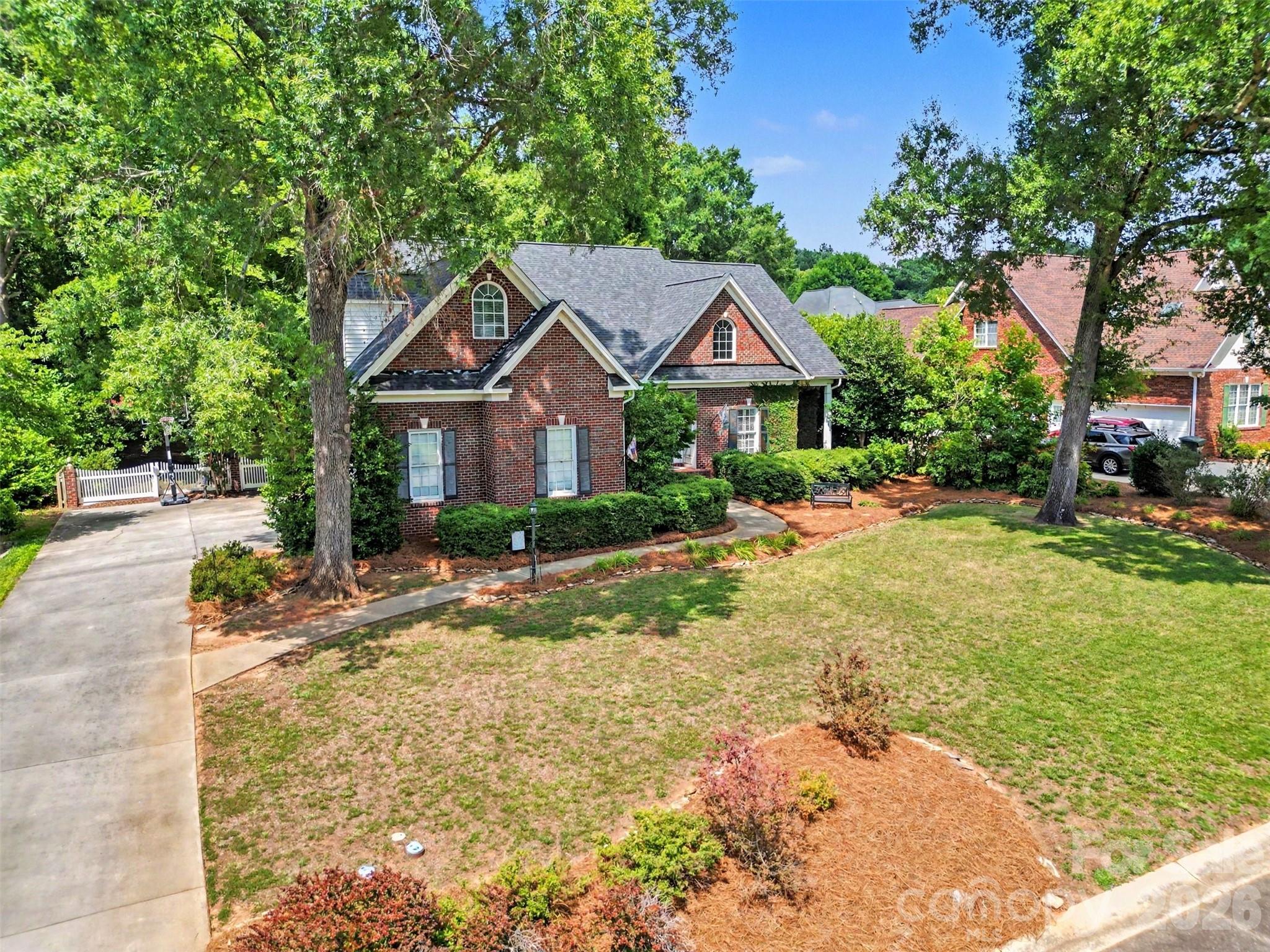 1484 Summit View Drive Property Photo 3
