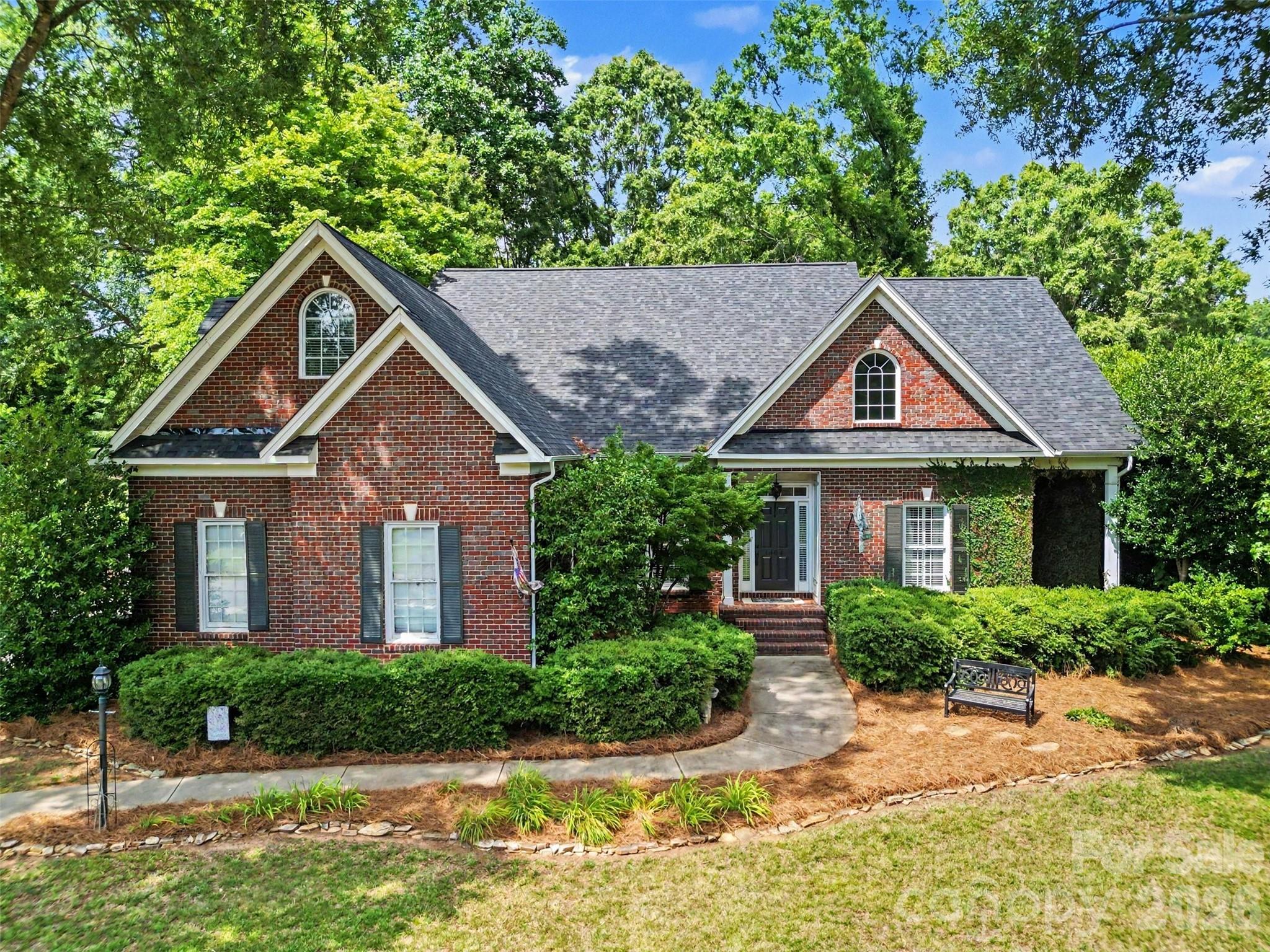 1484 Summit View Drive Property Photo 4