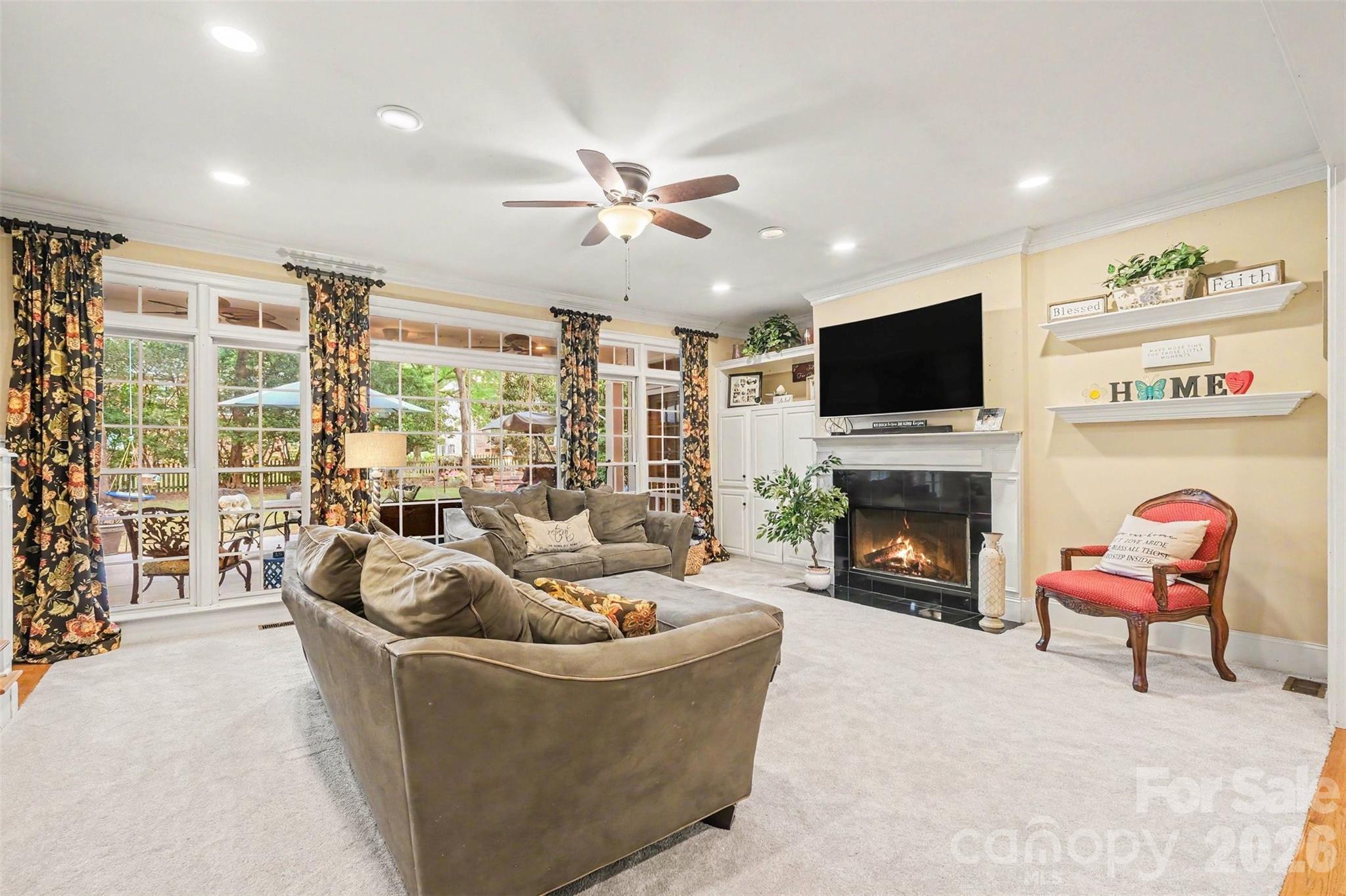 1484 Summit View Drive Property Photo 8