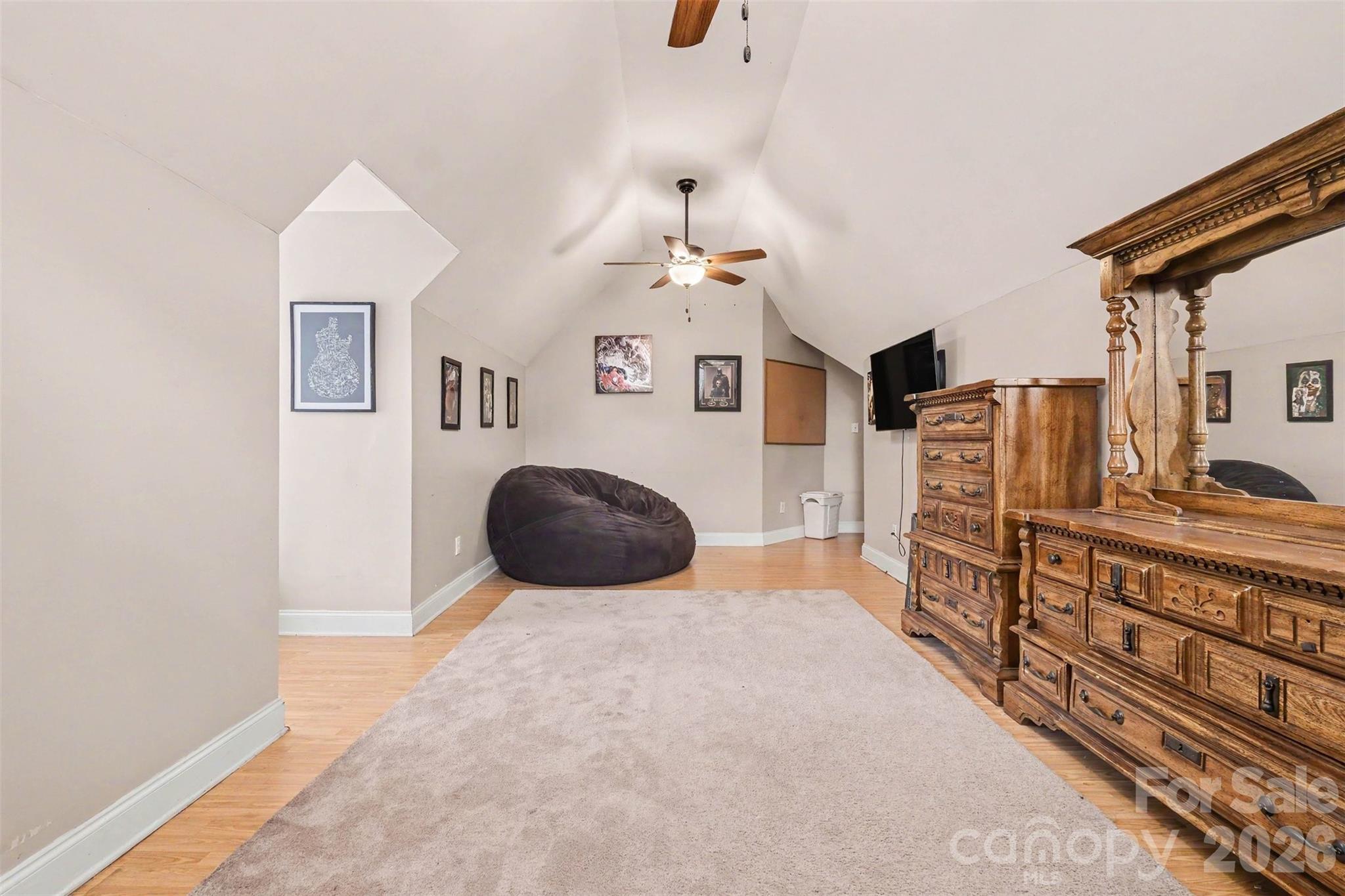 1484 Summit View Drive Property Photo 27