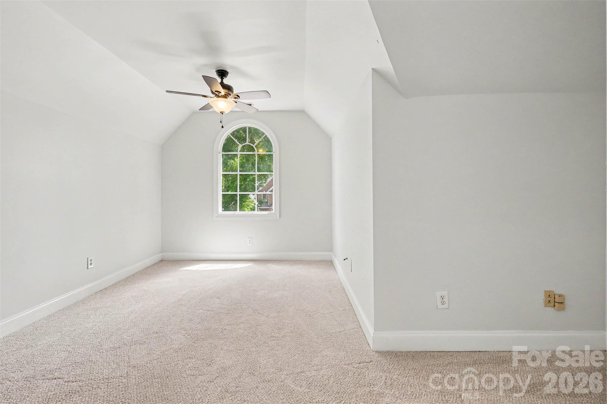 1484 Summit View Drive Property Photo 29
