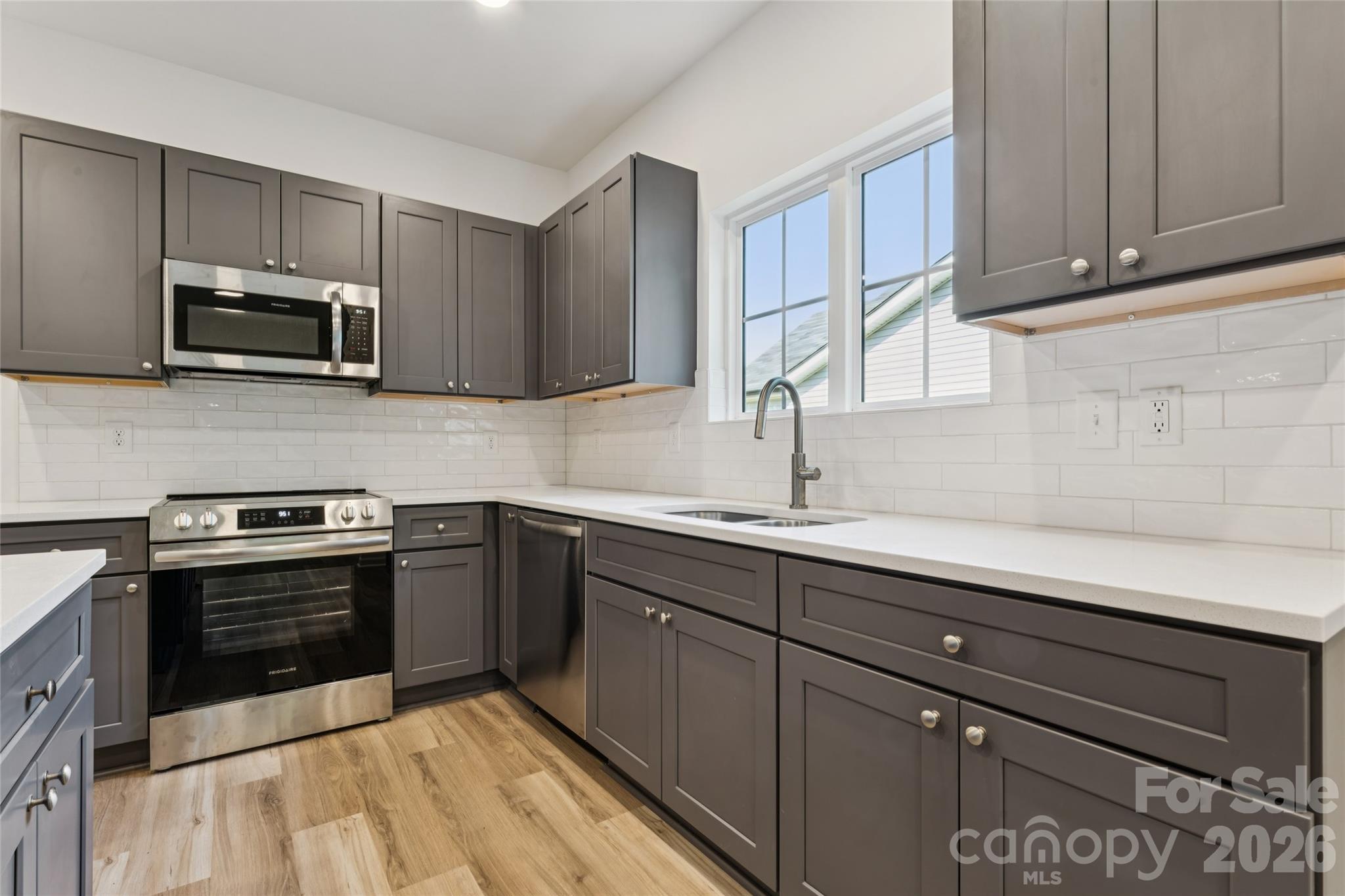 1175 Stoneglen Drive Property Photo 12