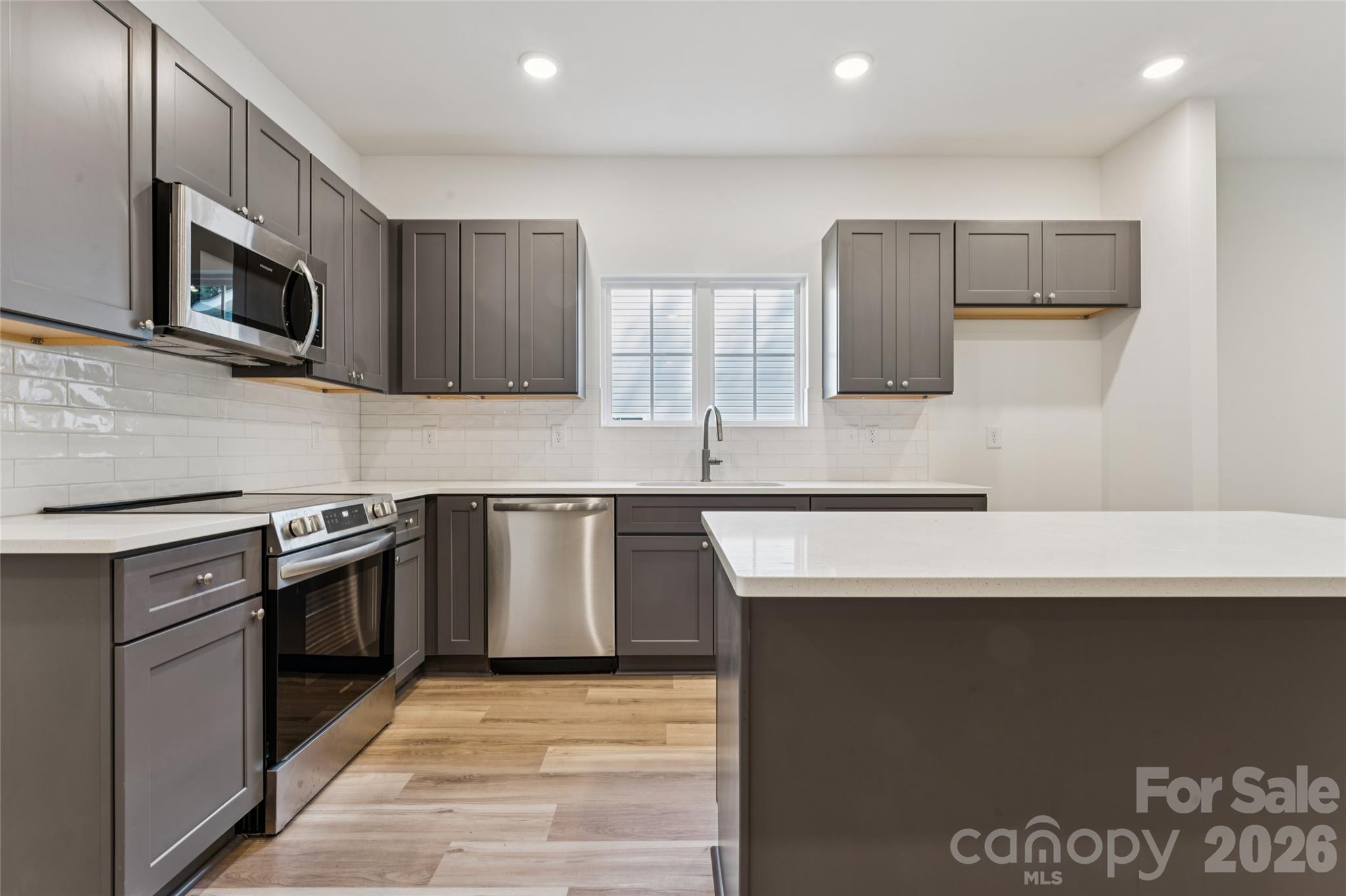 1175 Stoneglen Drive Property Photo 13