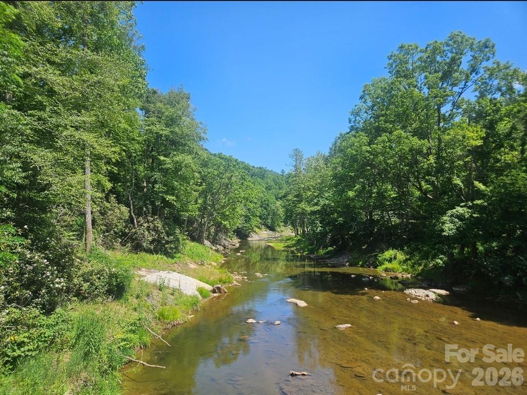 886 Hanging Rock Road Property Photo 4