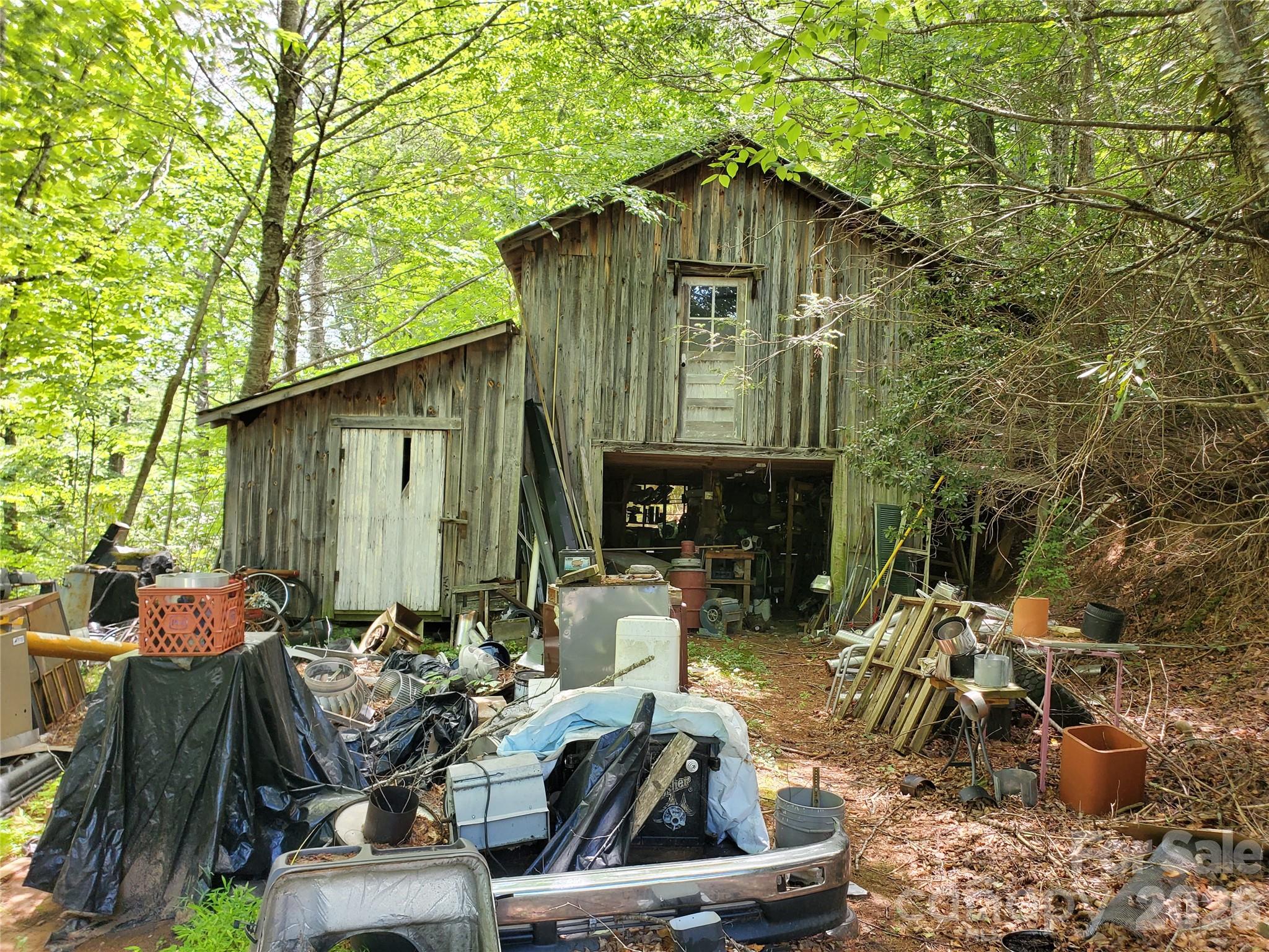 886 Hanging Rock Road Property Photo 5