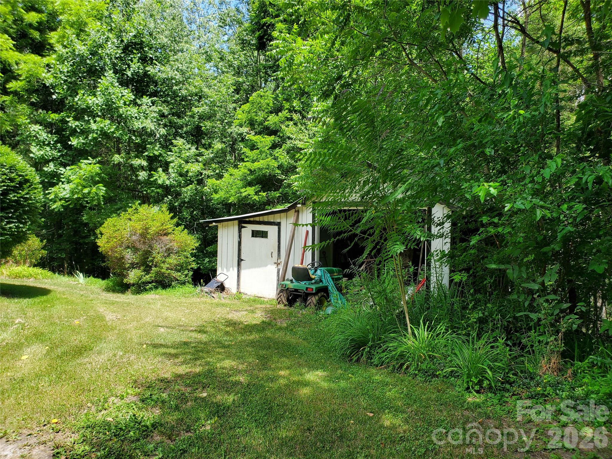 886 Hanging Rock Road Property Photo 11