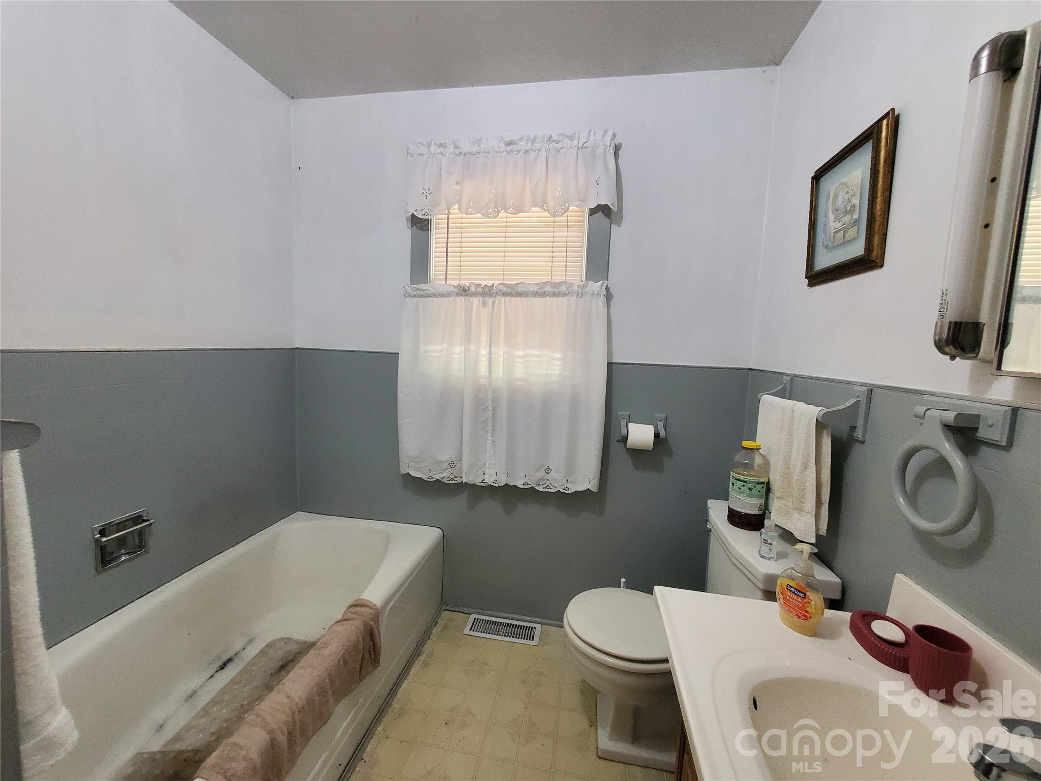 886 Hanging Rock Road Property Photo 27