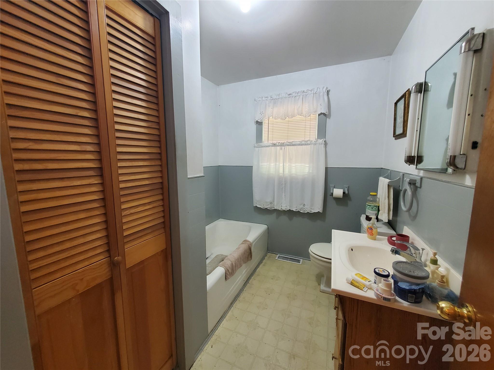 886 Hanging Rock Road Property Photo 28