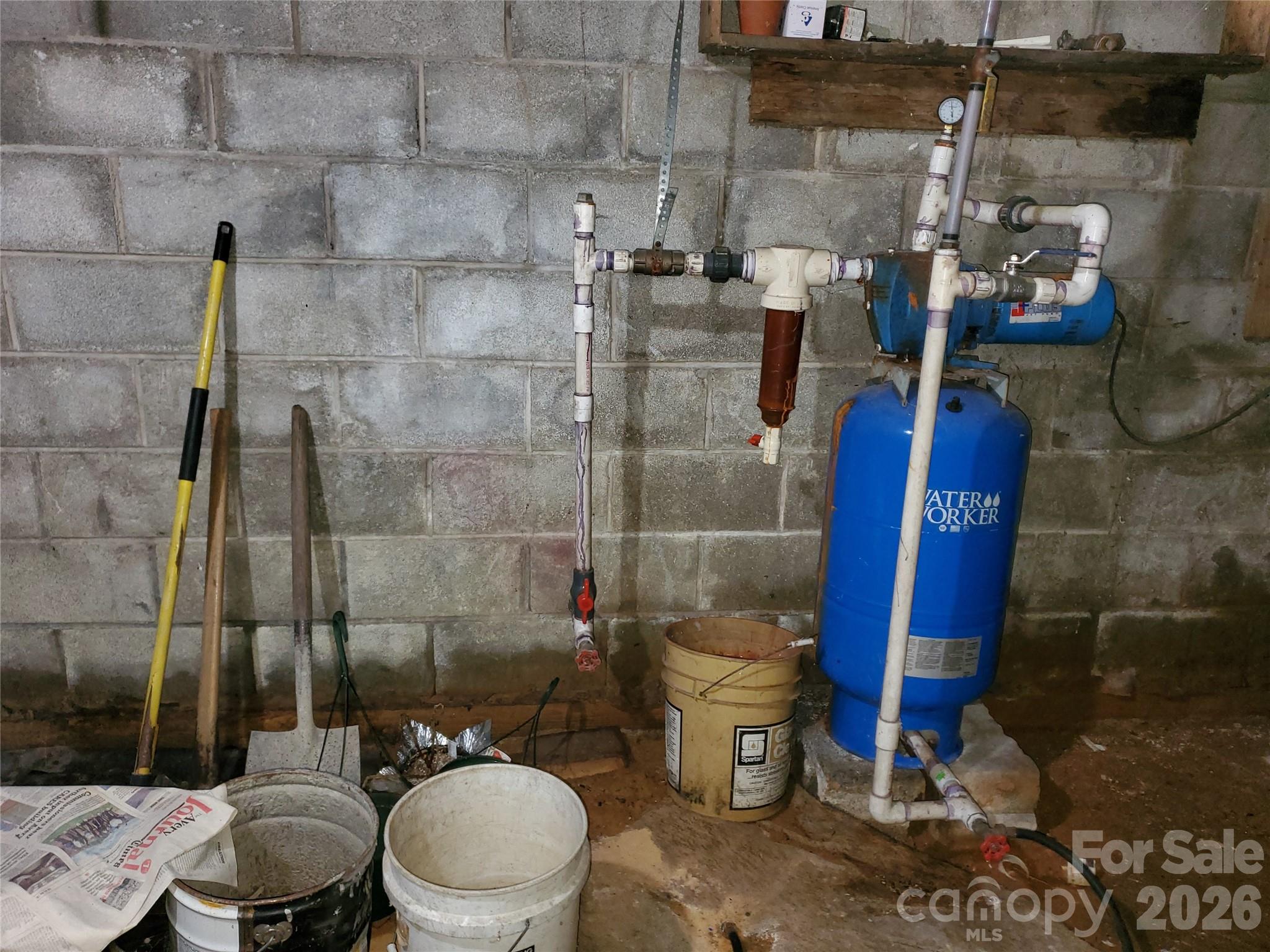 886 Hanging Rock Road Property Photo 32