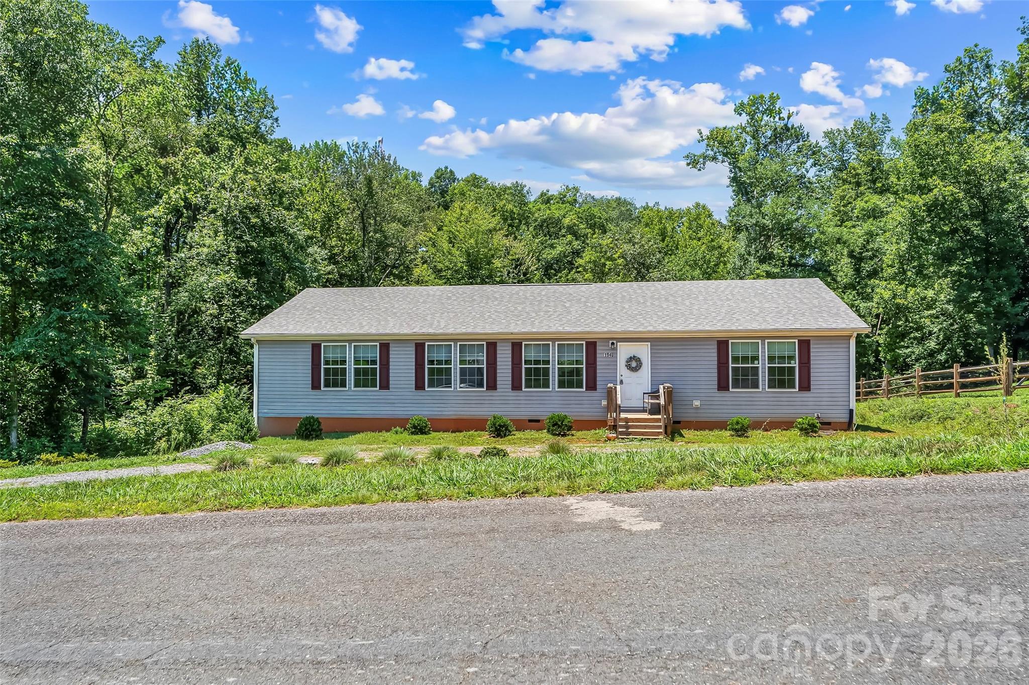 1940 Eastbrook Circle Property Photo 1