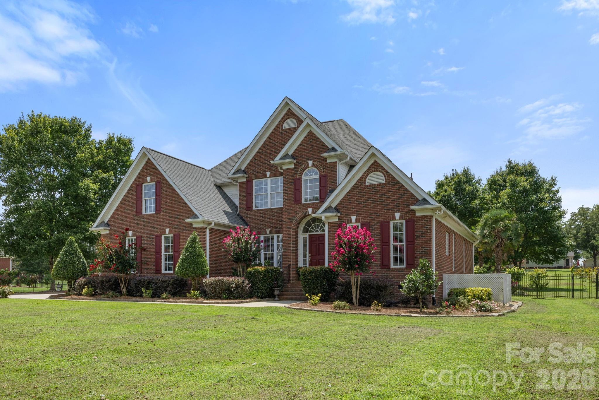 527 Hallman Drive Property Photo 3