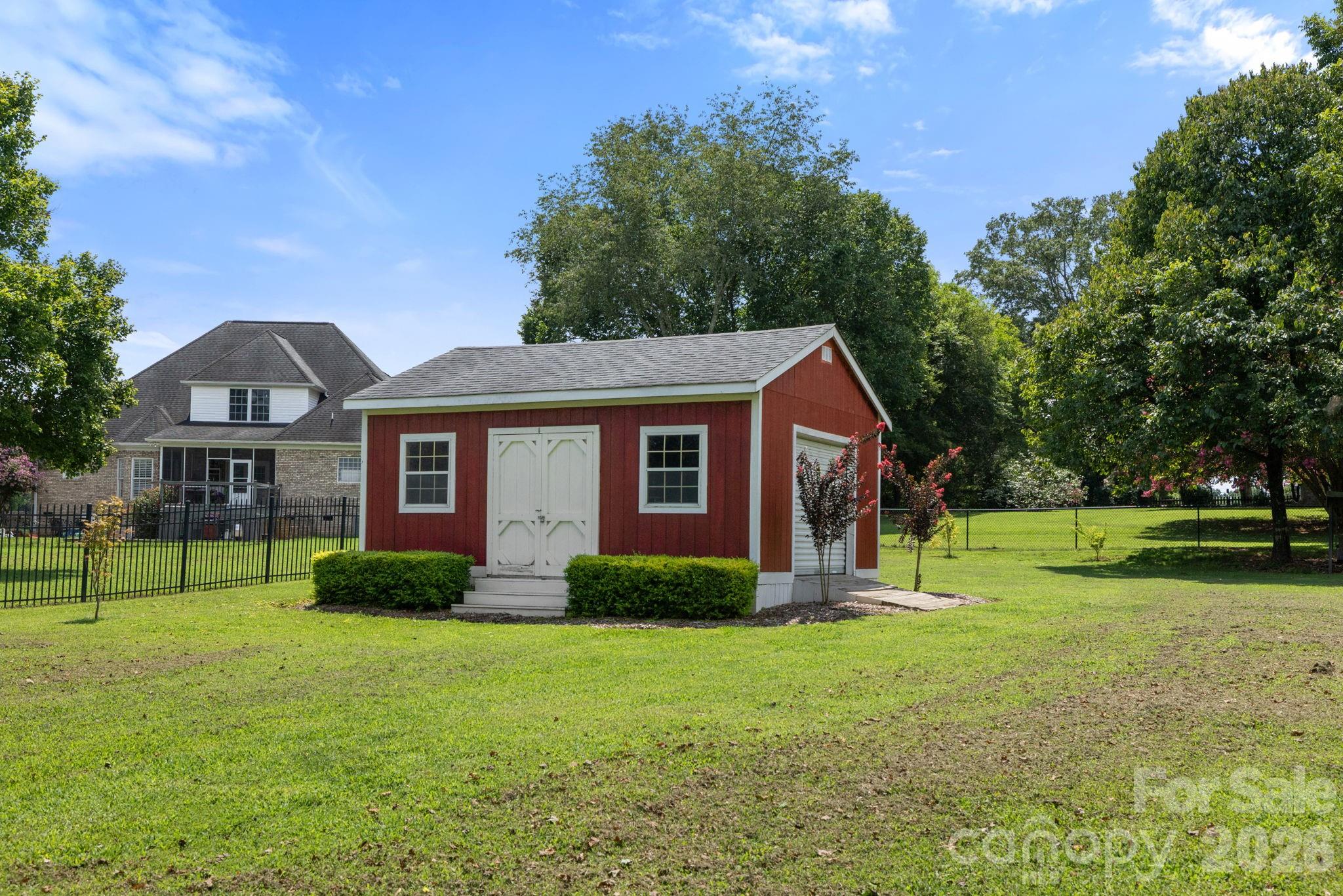527 Hallman Drive Property Photo 40