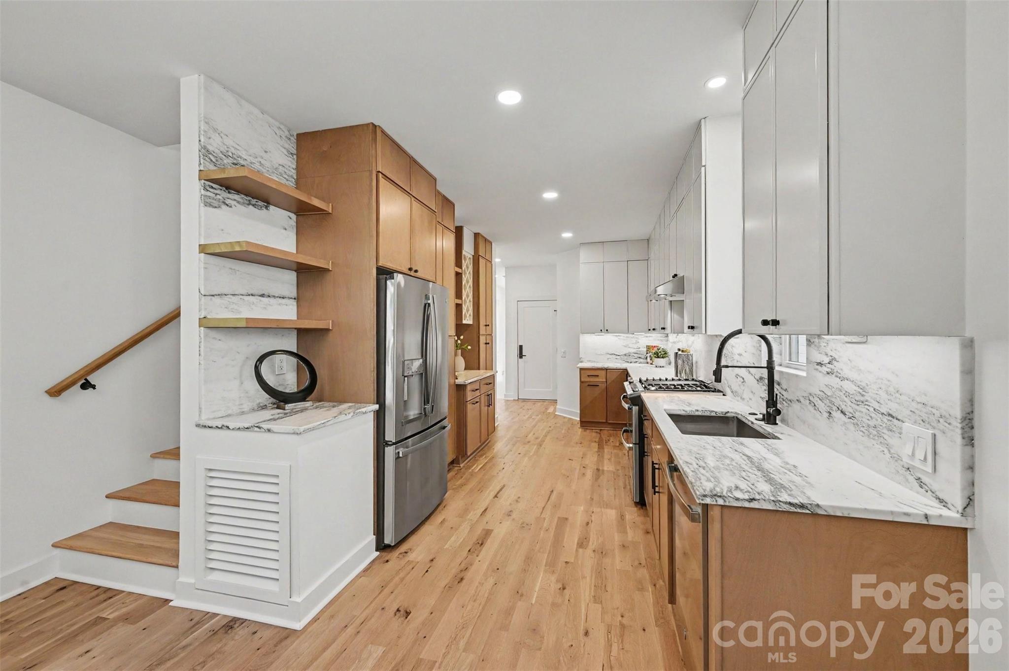 3024 Walter Street Property Photo 4