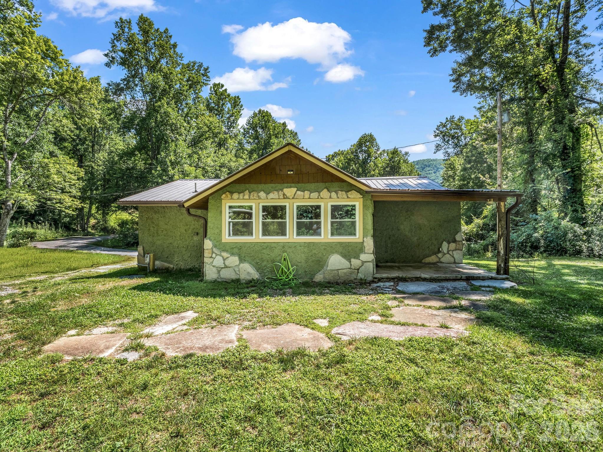 216 Aiken Road Property Photo 3