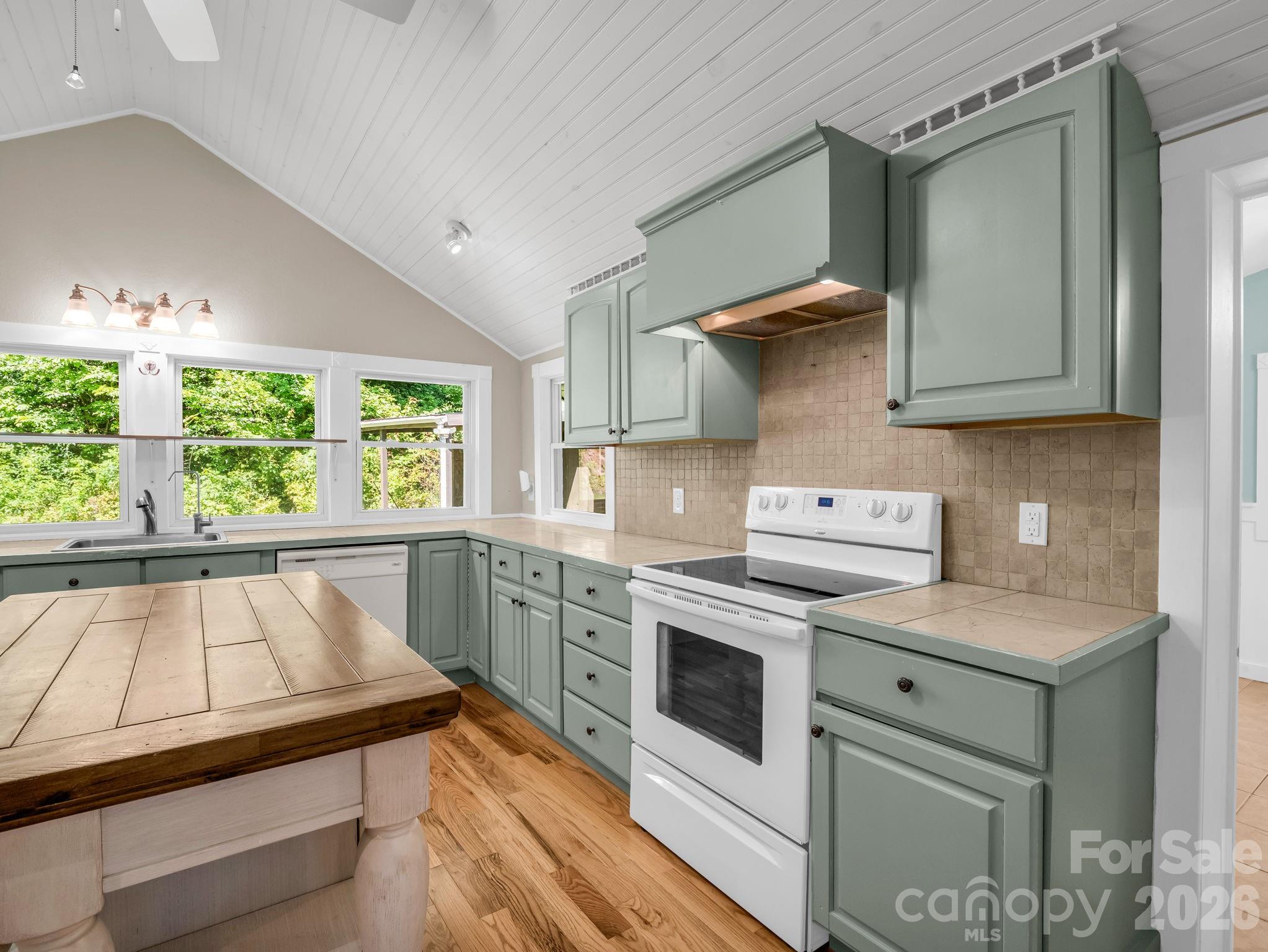 216 Aiken Road Property Photo 11