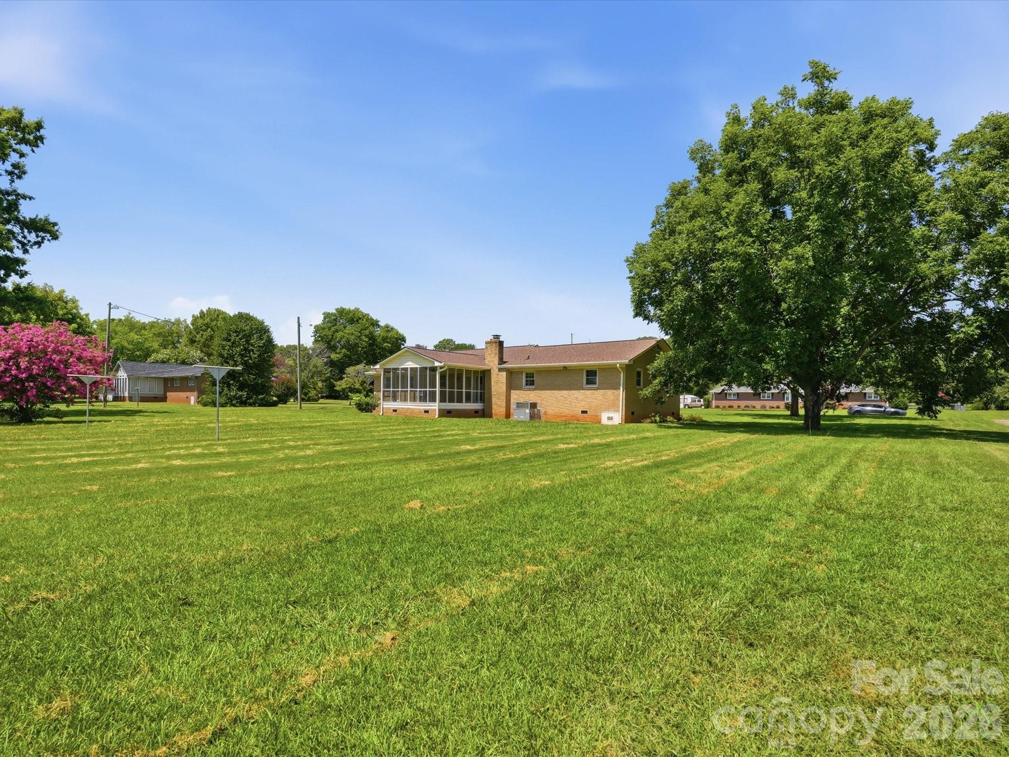 1480 Hallmark Drive Property Photo 3