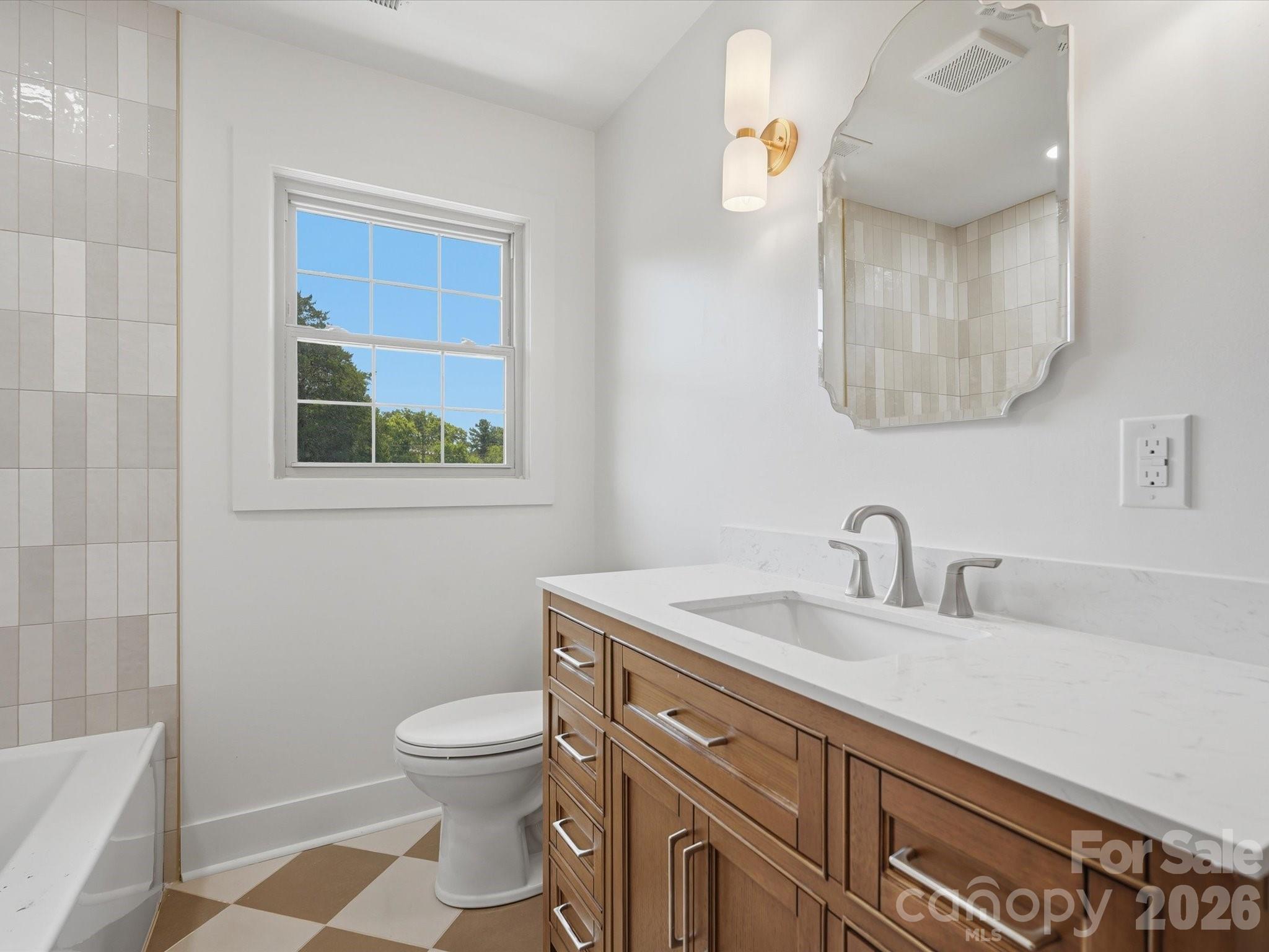 1480 Hallmark Drive Property Photo 9