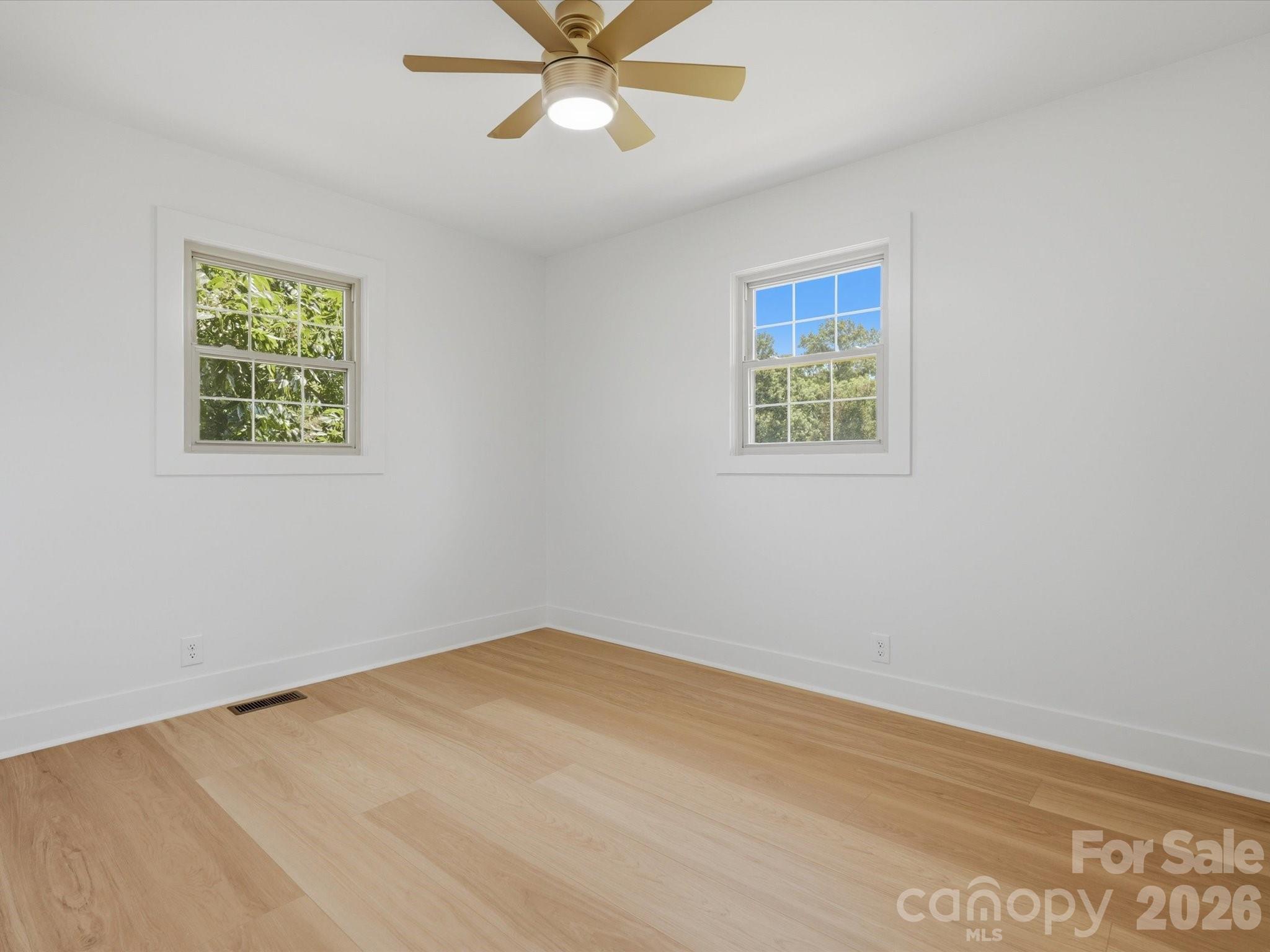 1480 Hallmark Drive Property Photo 11