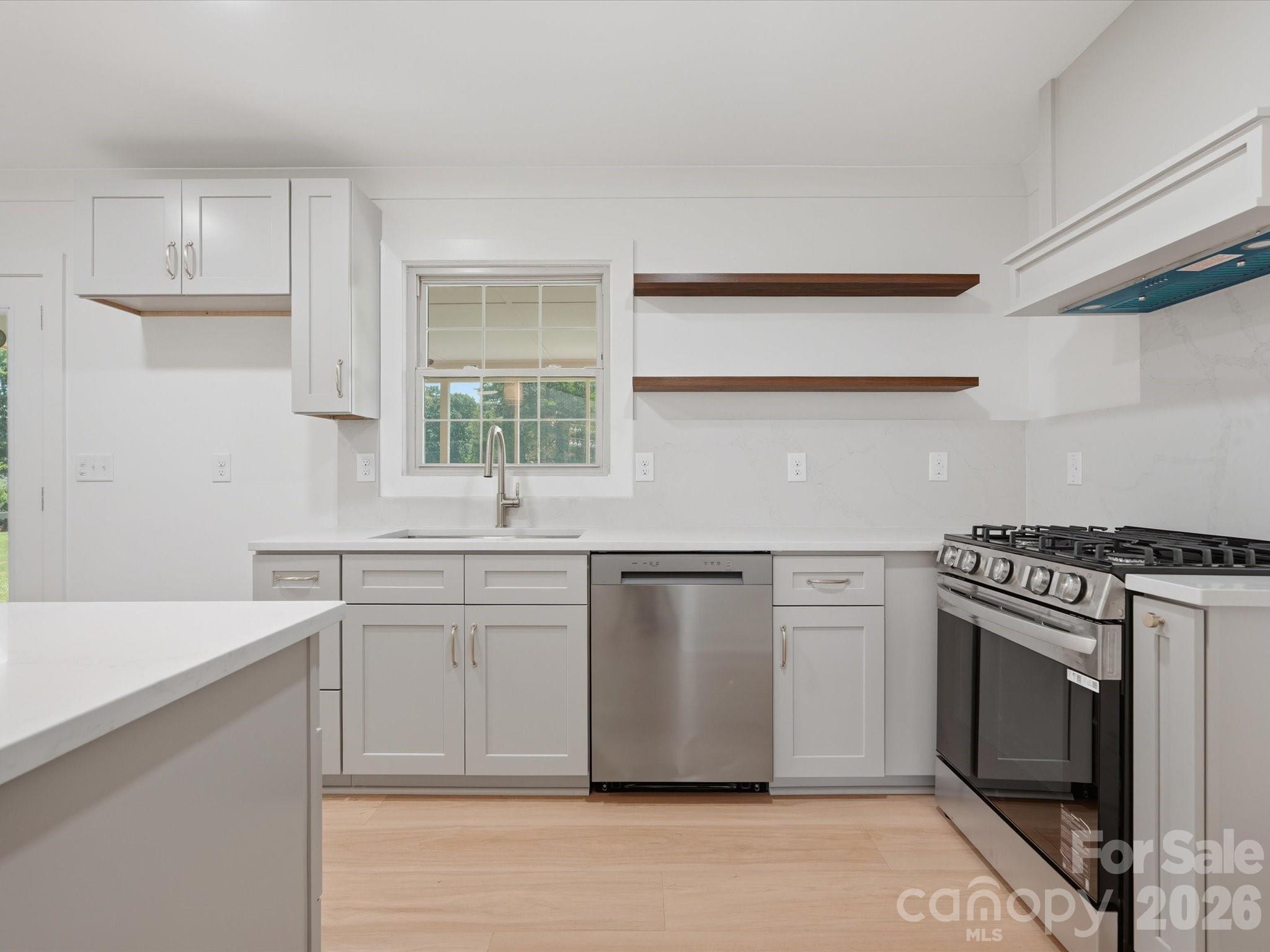 1480 Hallmark Drive Property Photo 16