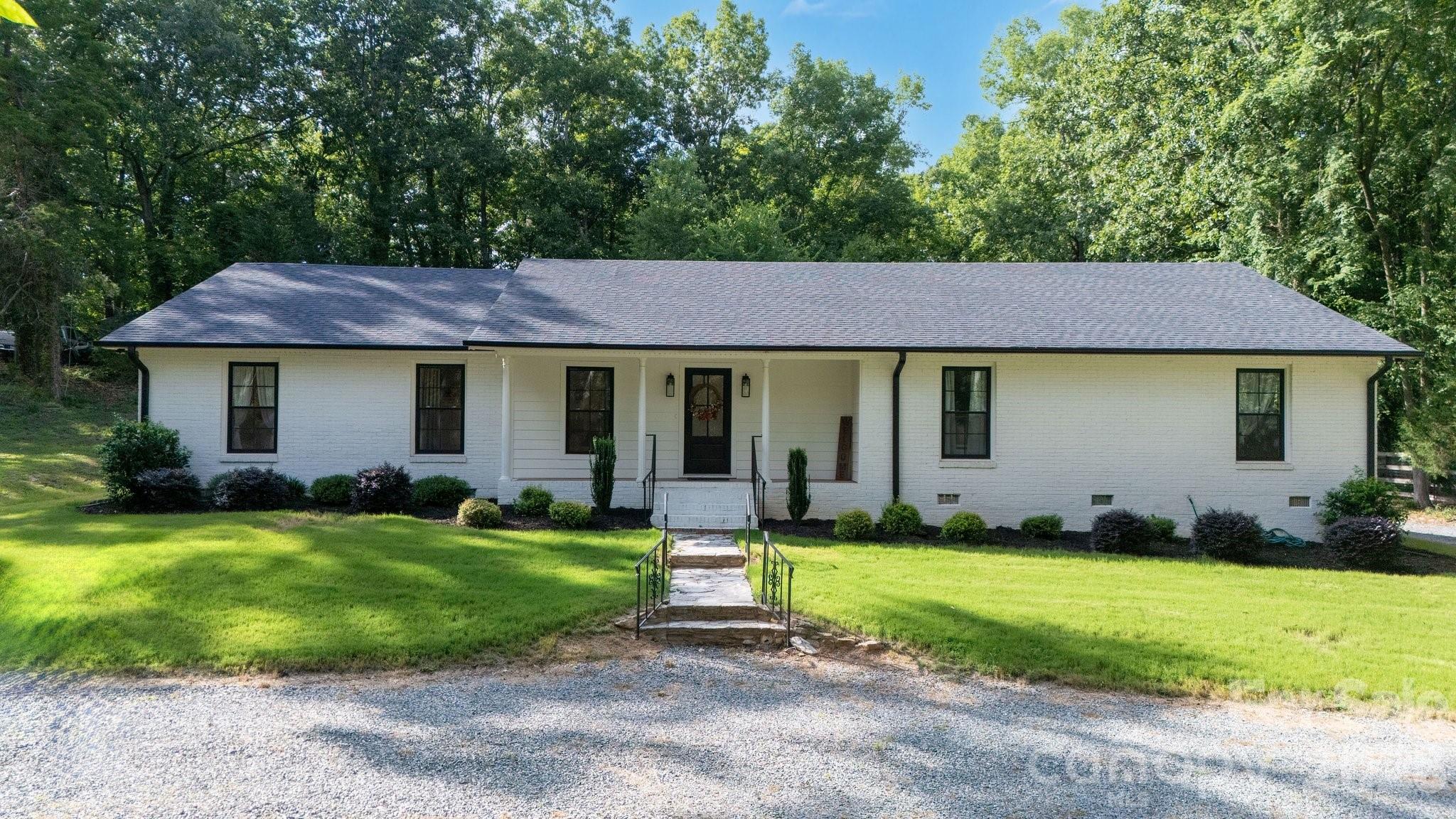 215 Ridgewood Drive Property Photo 1