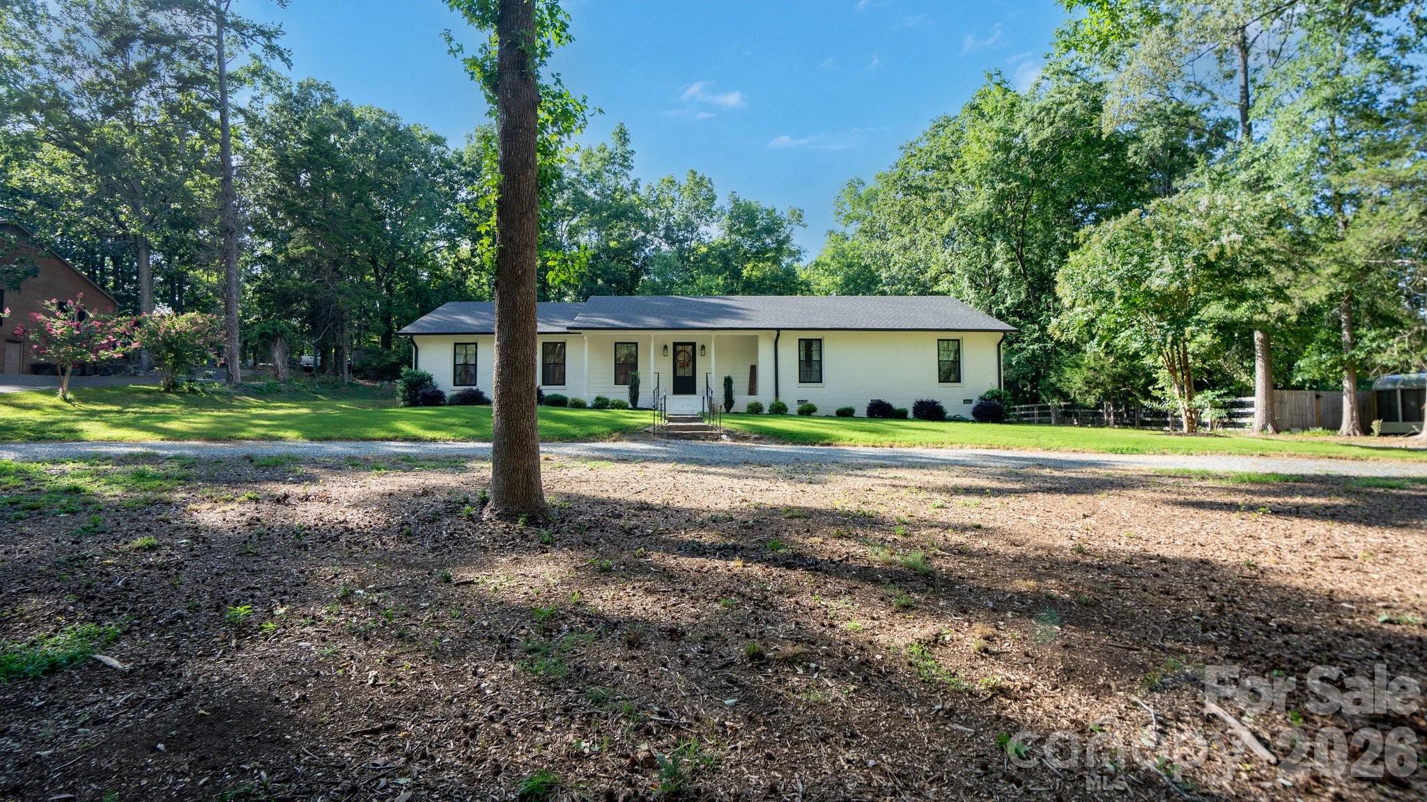 215 Ridgewood Drive Property Photo 2