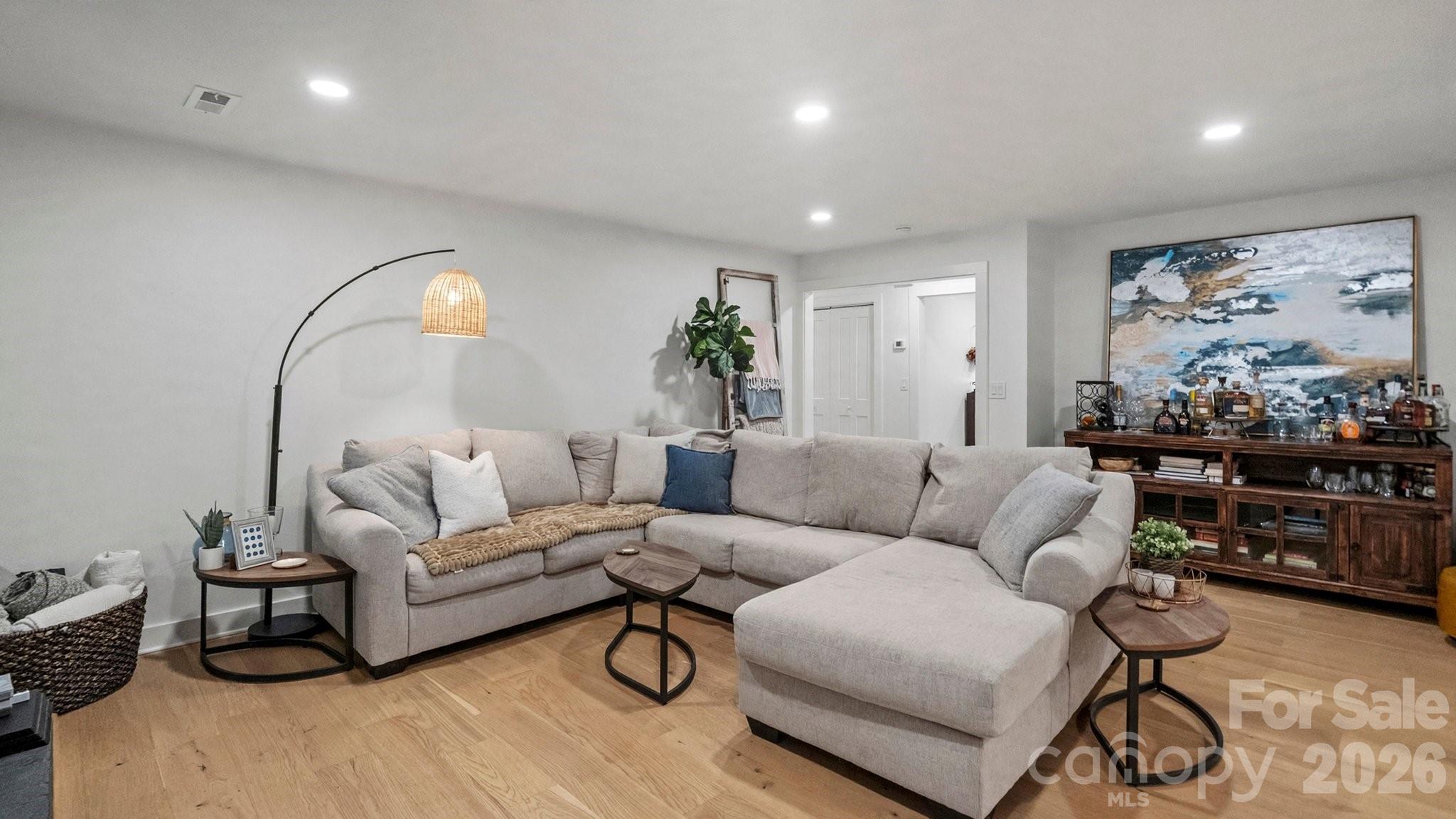 215 Ridgewood Drive Property Photo 4
