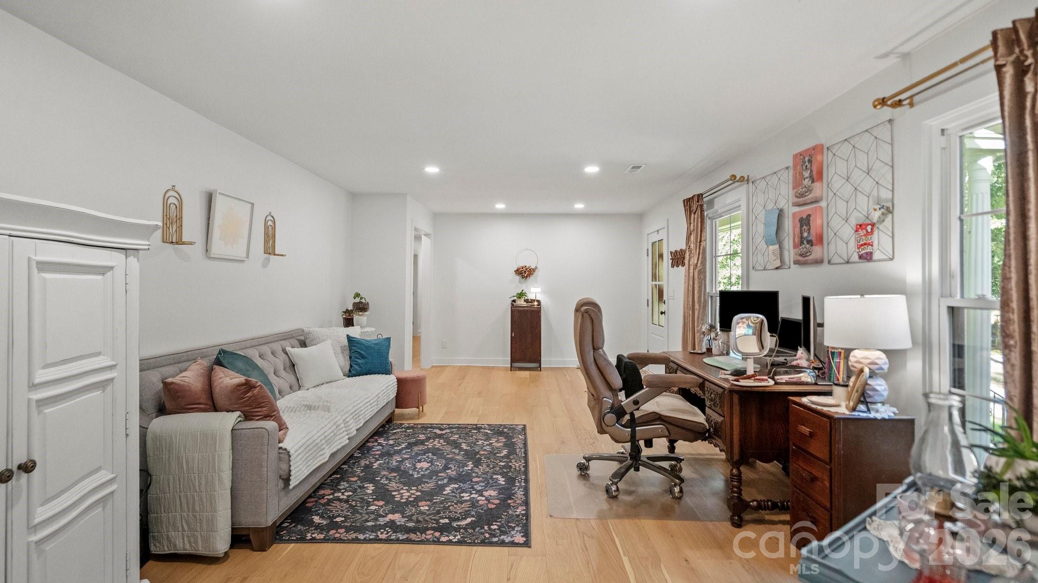 215 Ridgewood Drive Property Photo 8