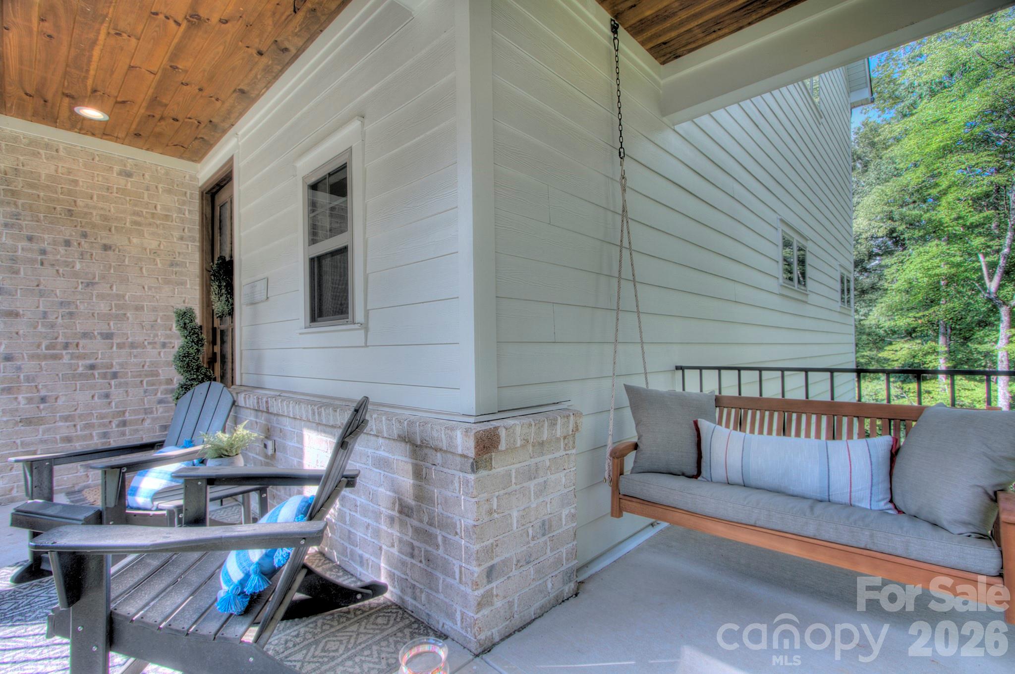 6672 Maple Spring Court Property Photo 3