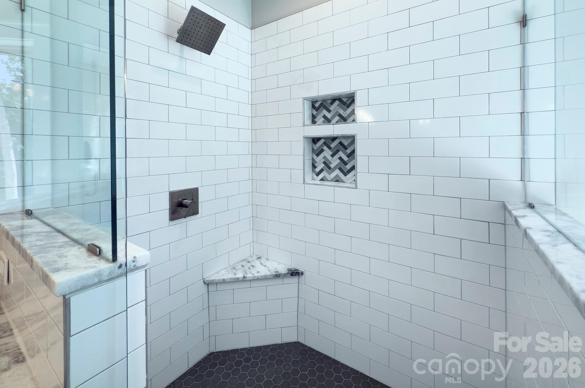 6672 Maple Spring Court Property Photo 23