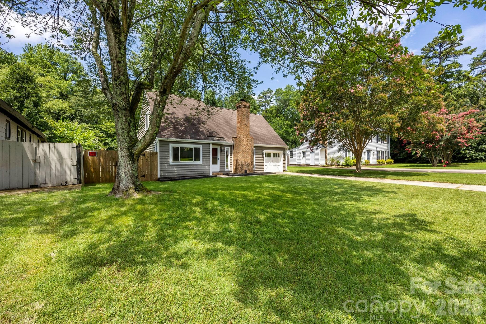 6719 Montezuma Trail Property Photo 4